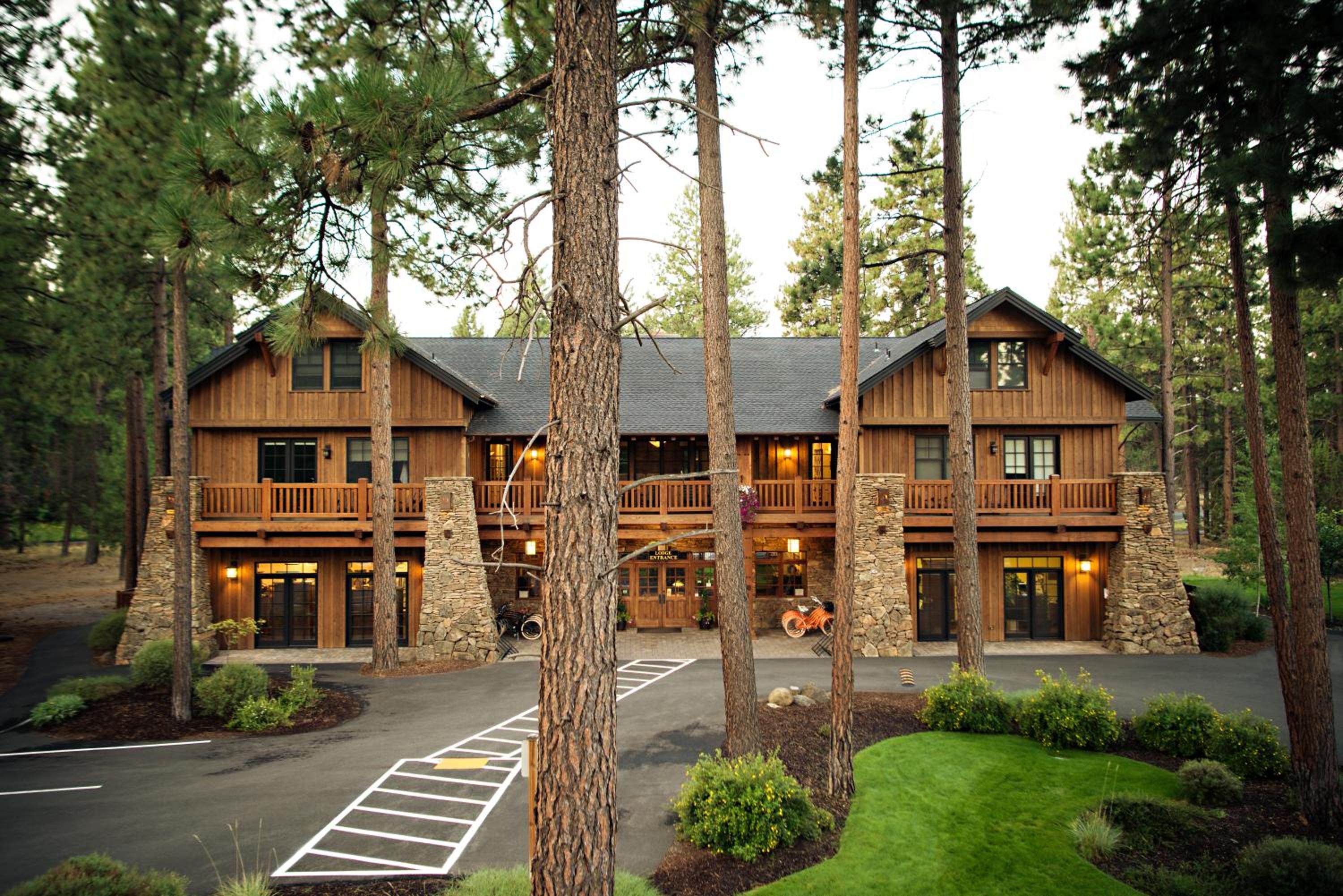 Hotel FivePine Lodge