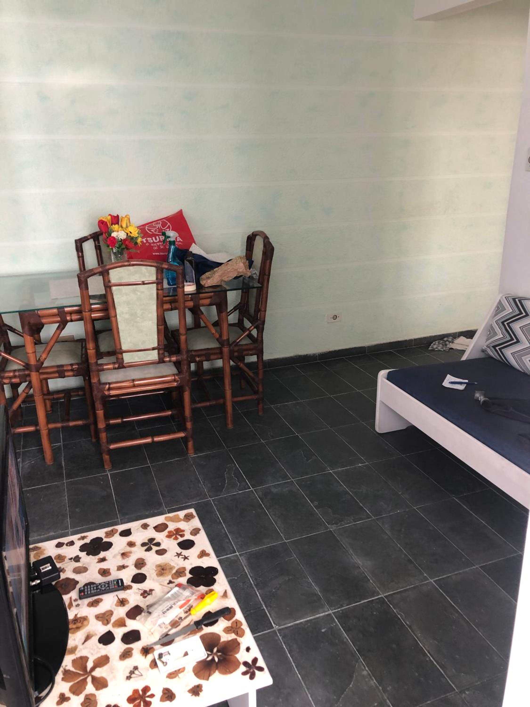 Apartamento à 150m na Praia da Pitangueiras em local Nobre