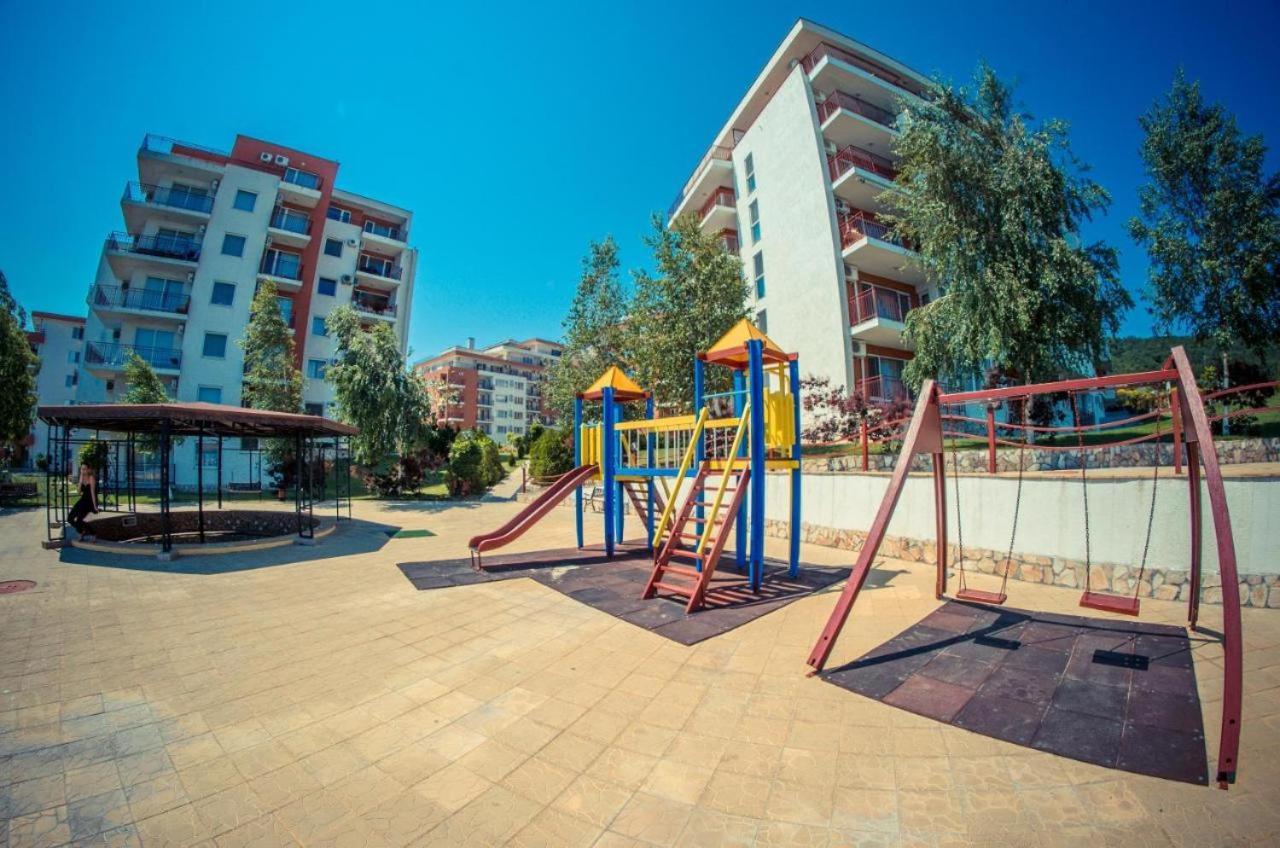 Beautiful apartment right by the sea, Sveti Vlas