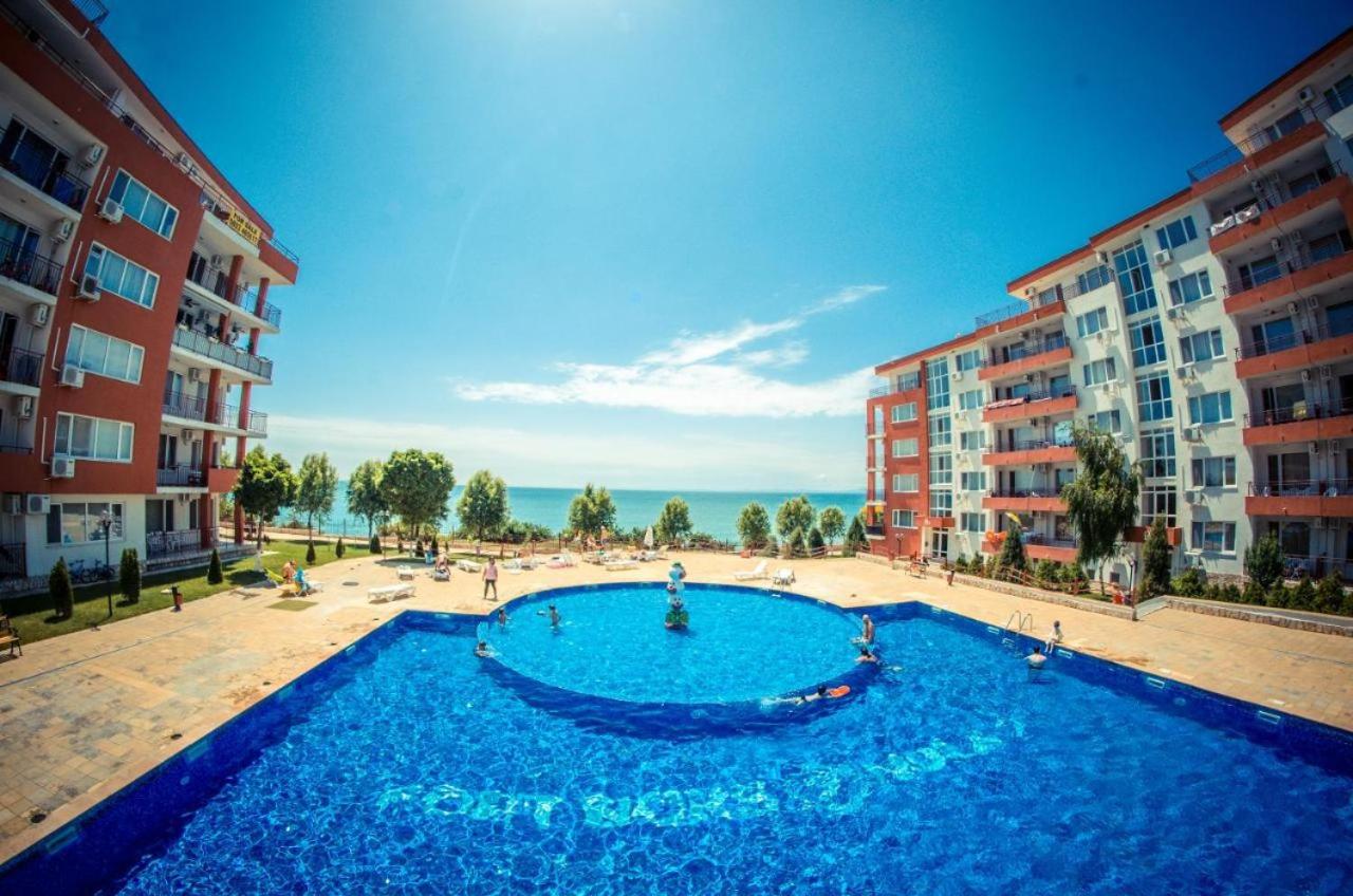 Beautiful apartment right by the sea, Sveti Vlas