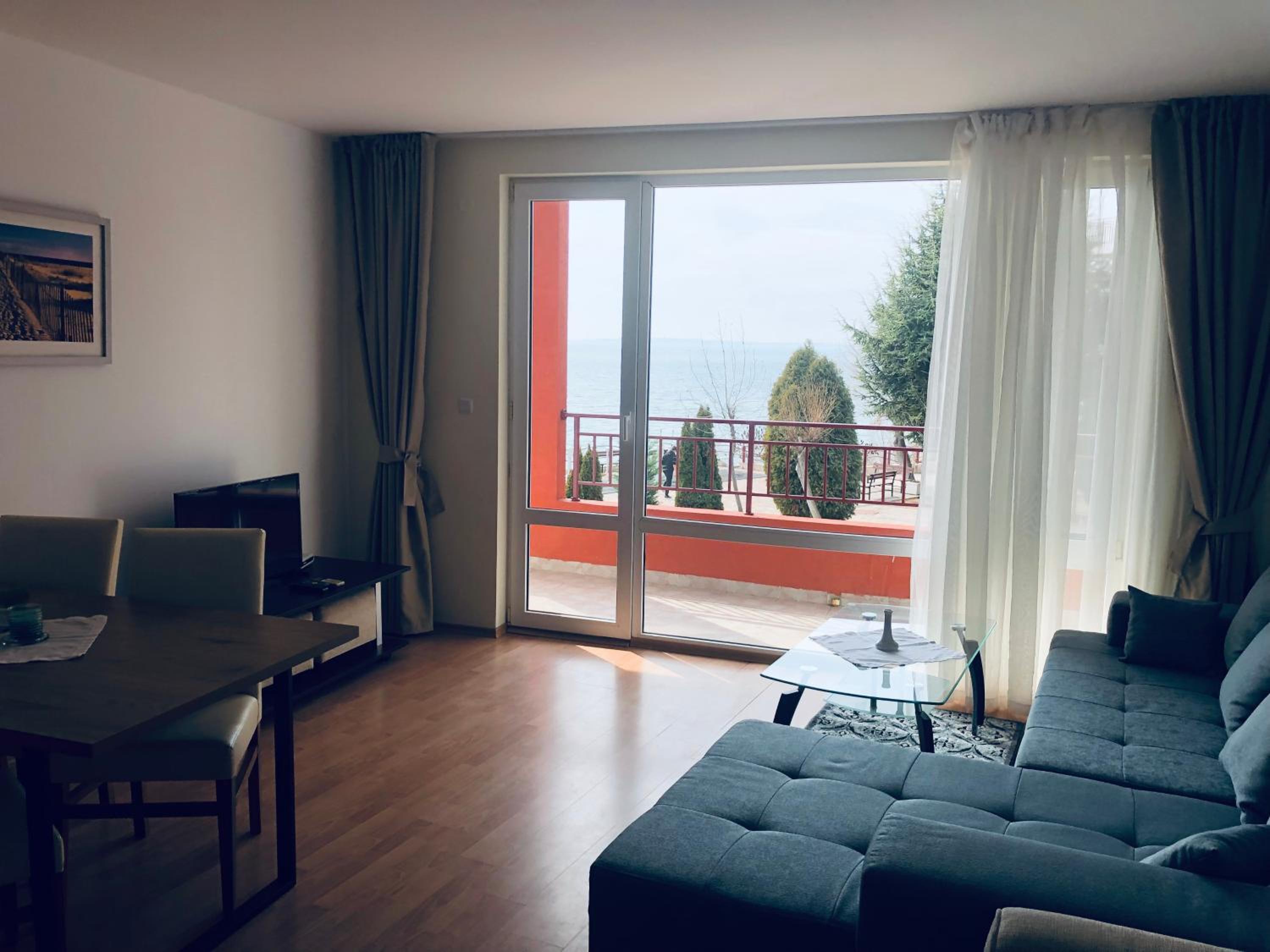 Beautiful apartment right by the sea, Sveti Vlas
