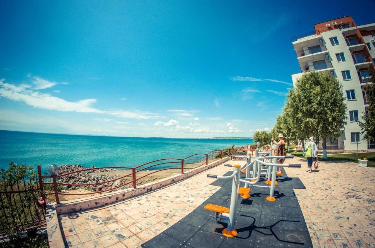 Beautiful apartment right by the sea, Sveti Vlas