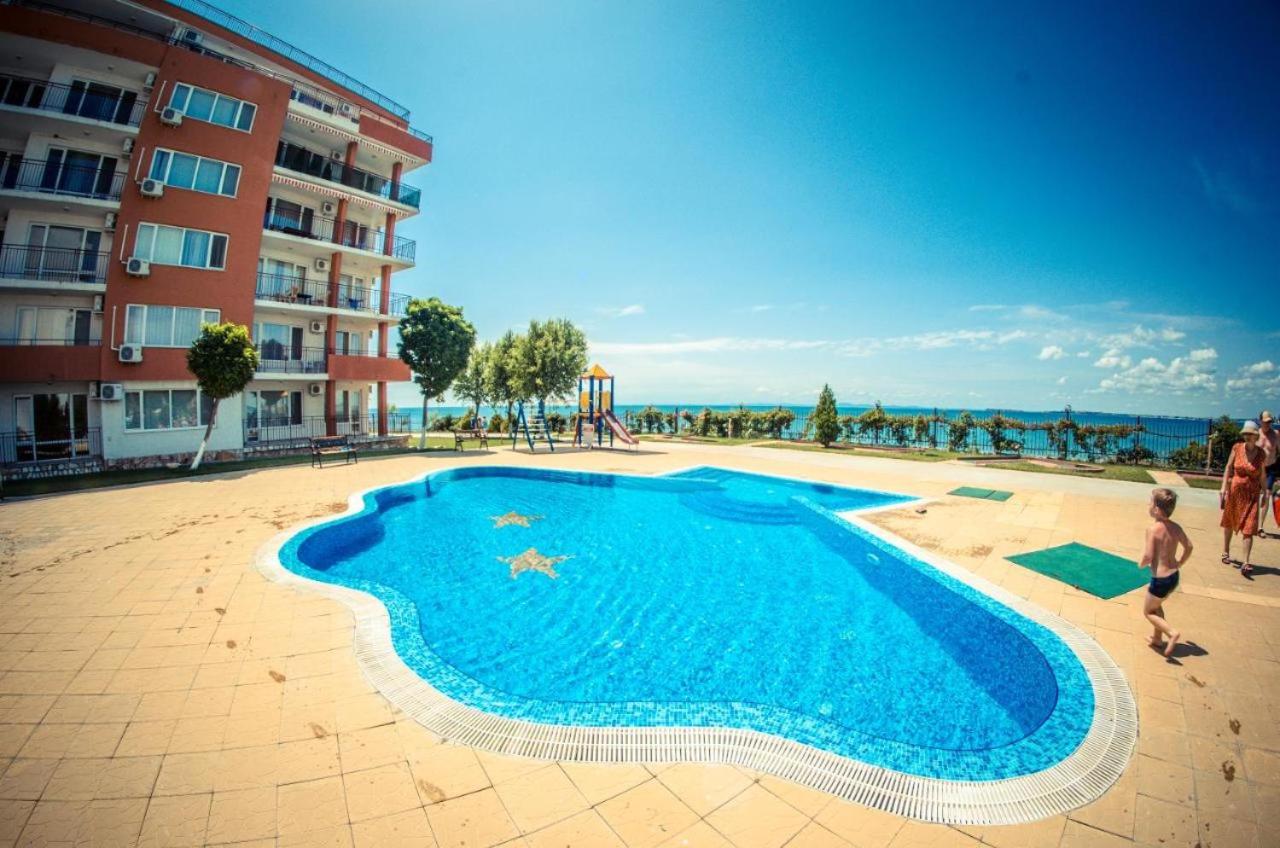 Beautiful apartment right by the sea, Sveti Vlas