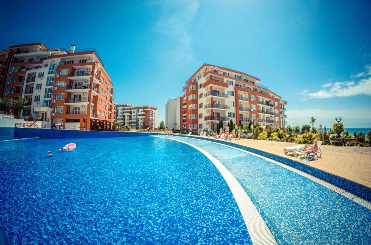 Beautiful apartment right by the sea, Sveti Vlas