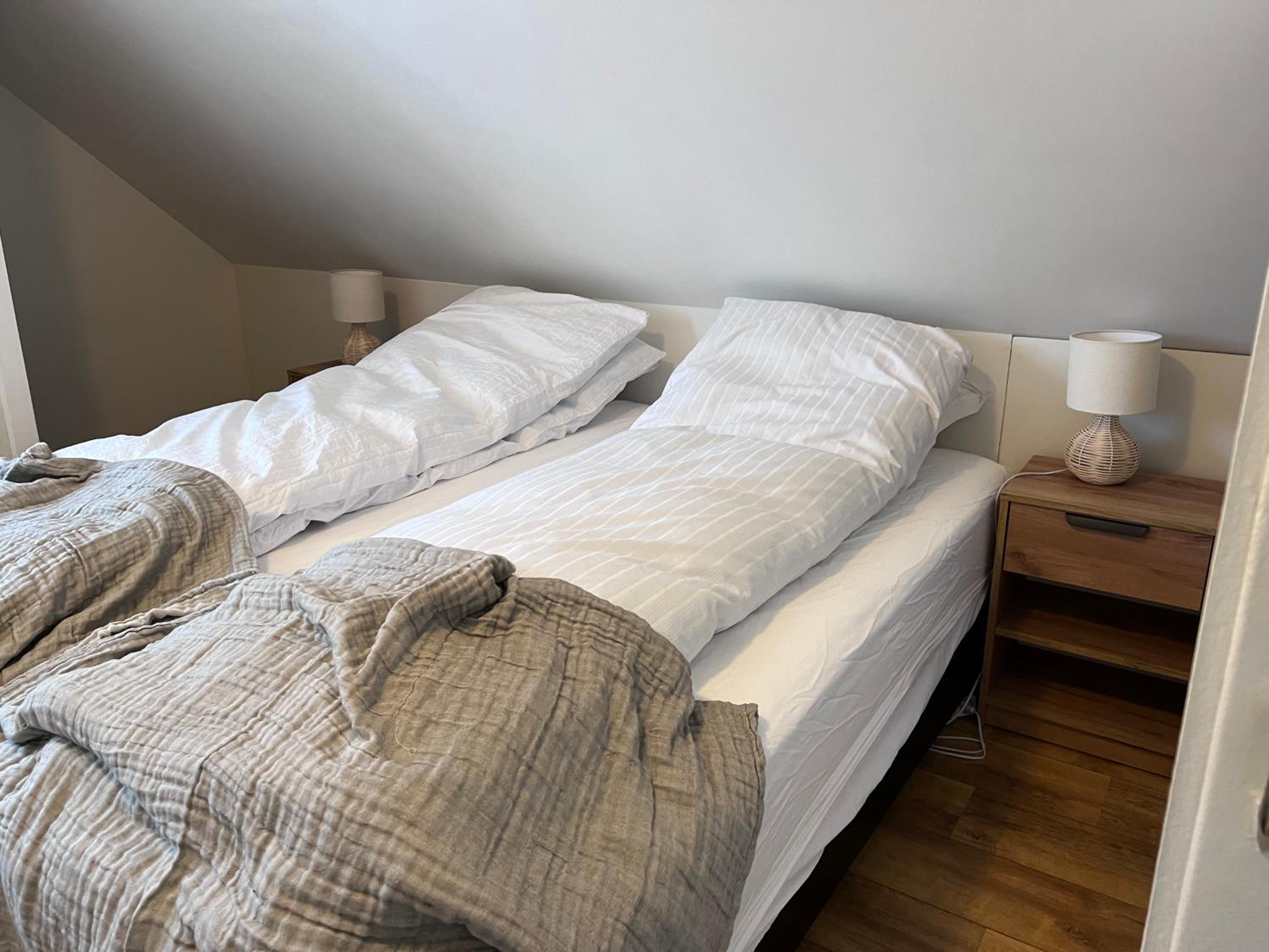 LL Properties - Spacious Historic Home