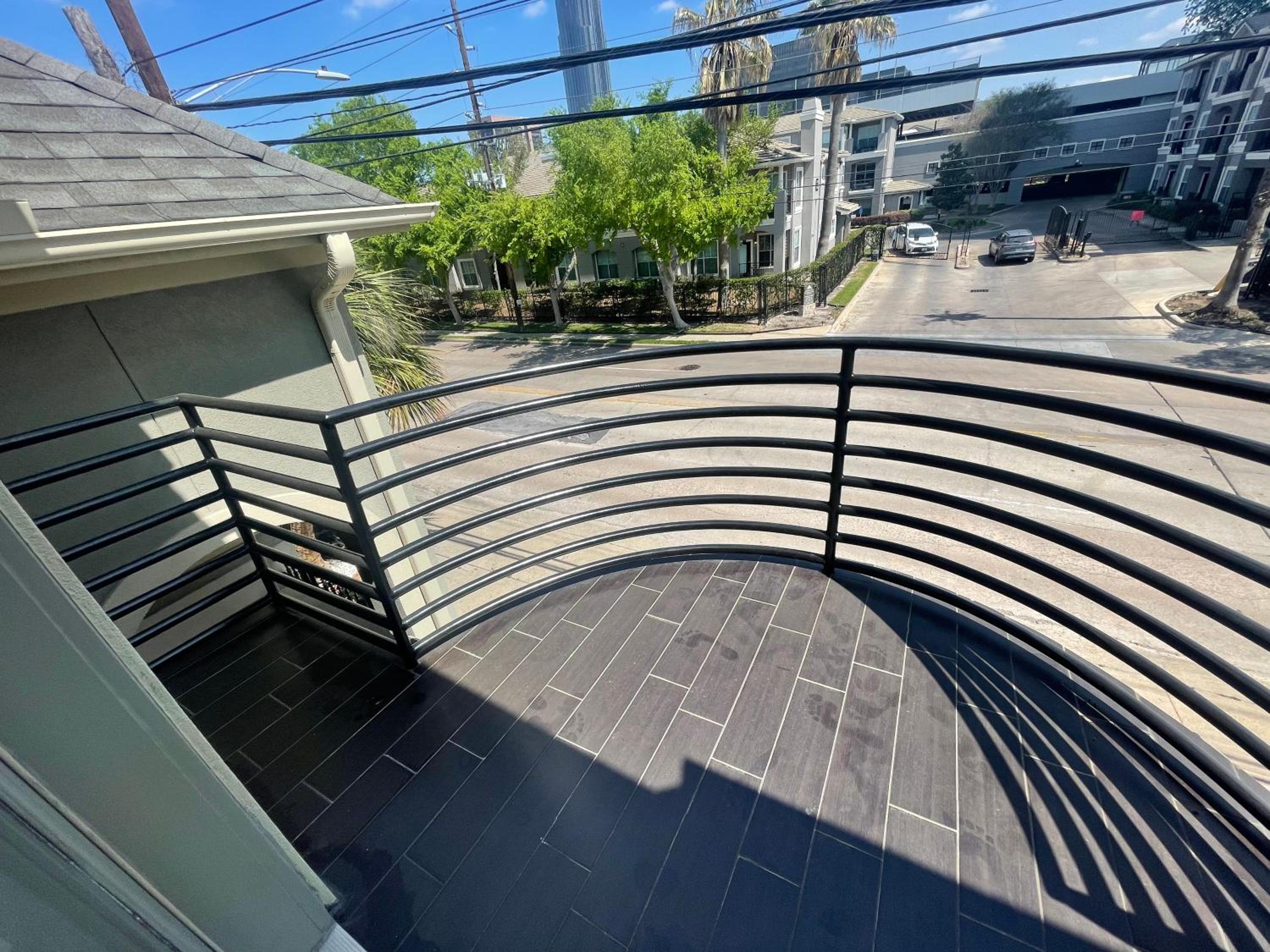 WANDERLUST villa near GALLERIA MALL