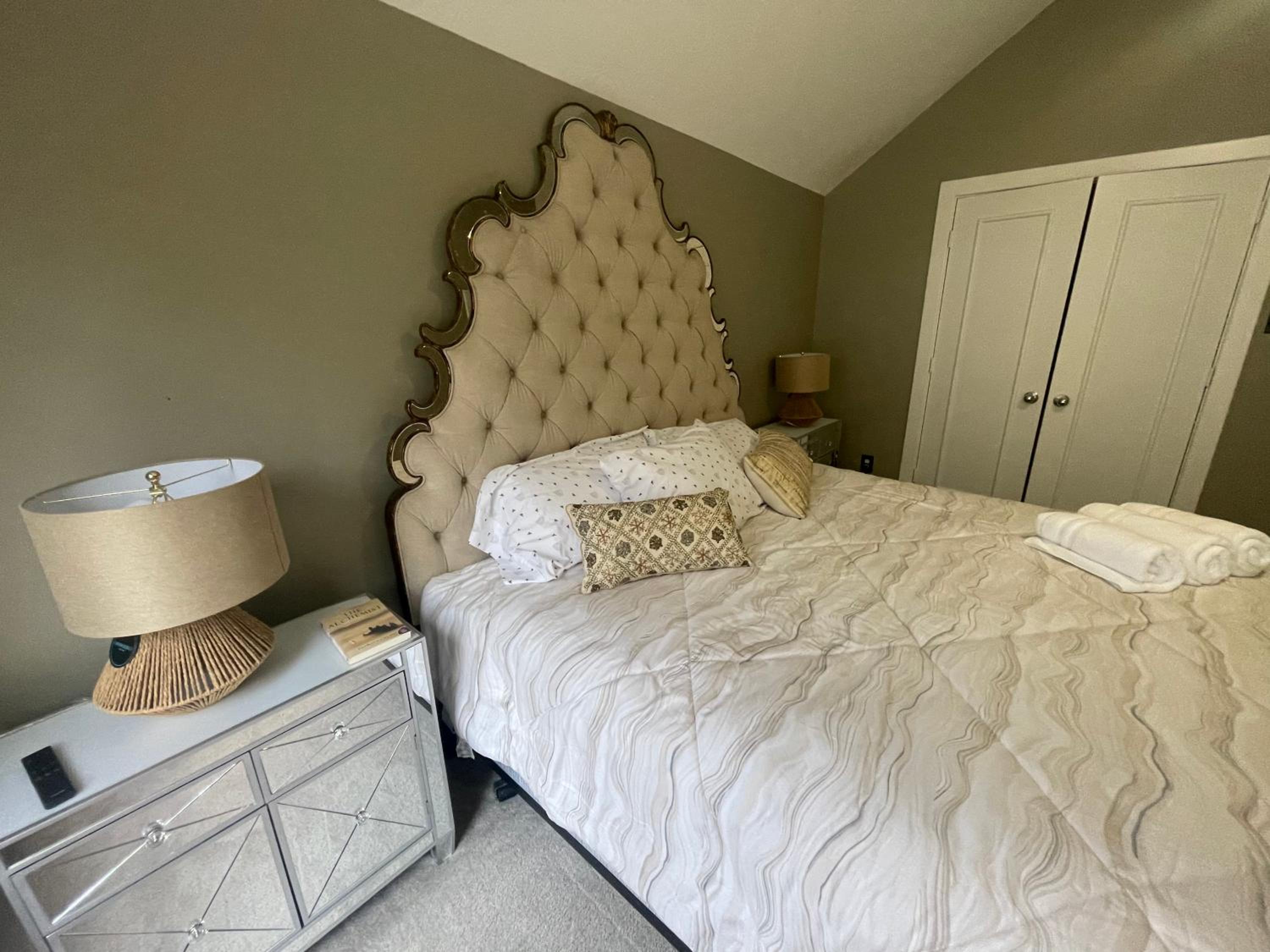 WANDERLUST villa near GALLERIA MALL