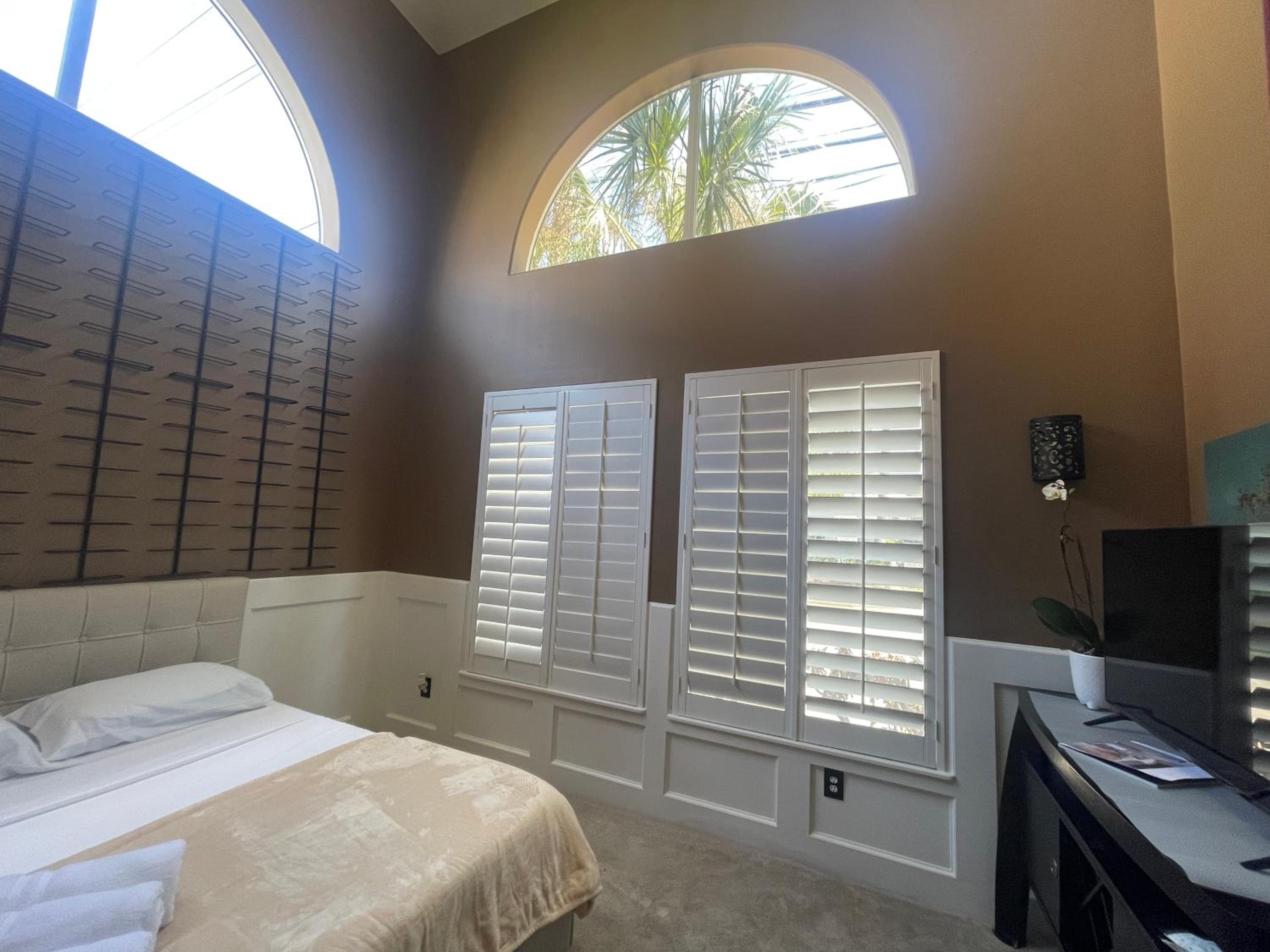 WANDERLUST villa near GALLERIA MALL
