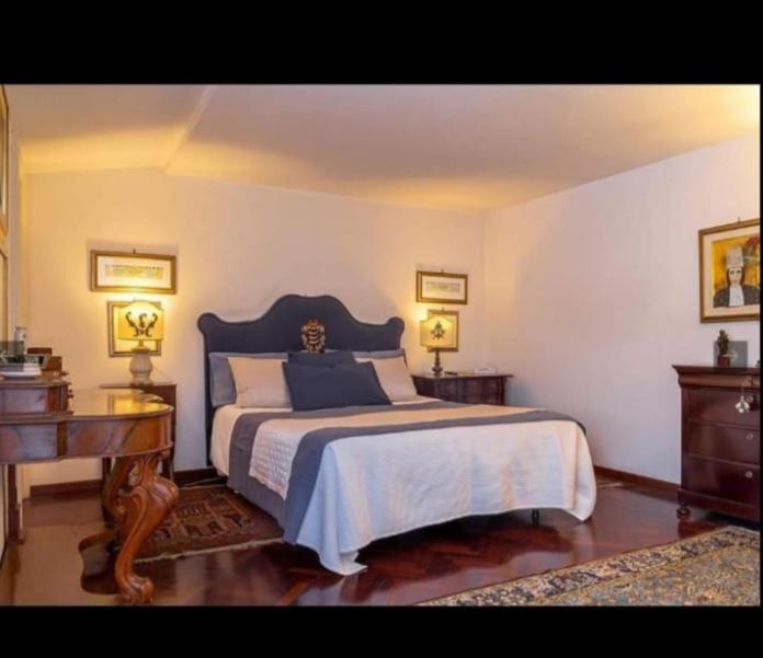 Don Camillo Suites en Riposto — hotel room