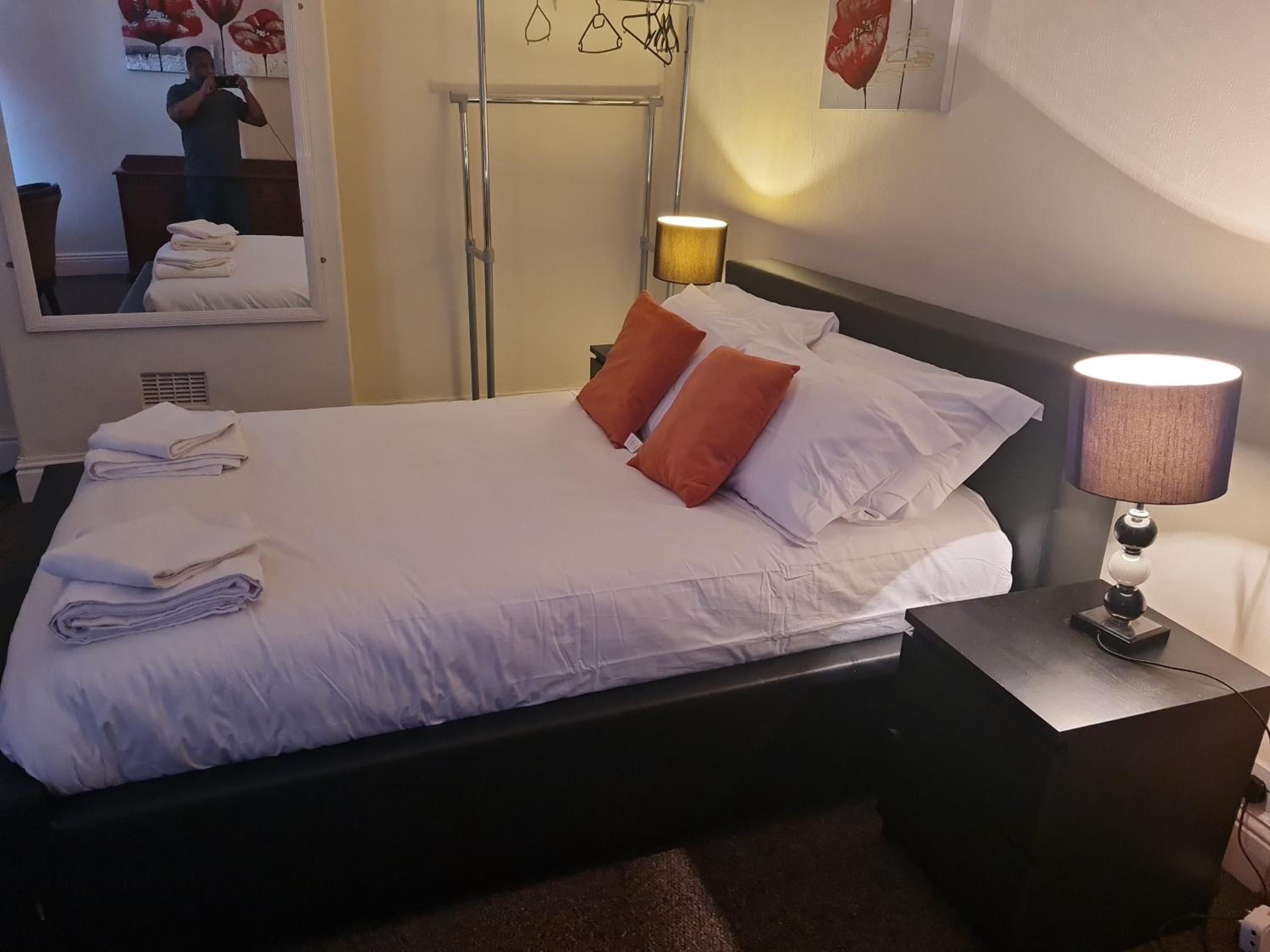 Cheerful 4-bedroom holiday home close to the Sea view 3