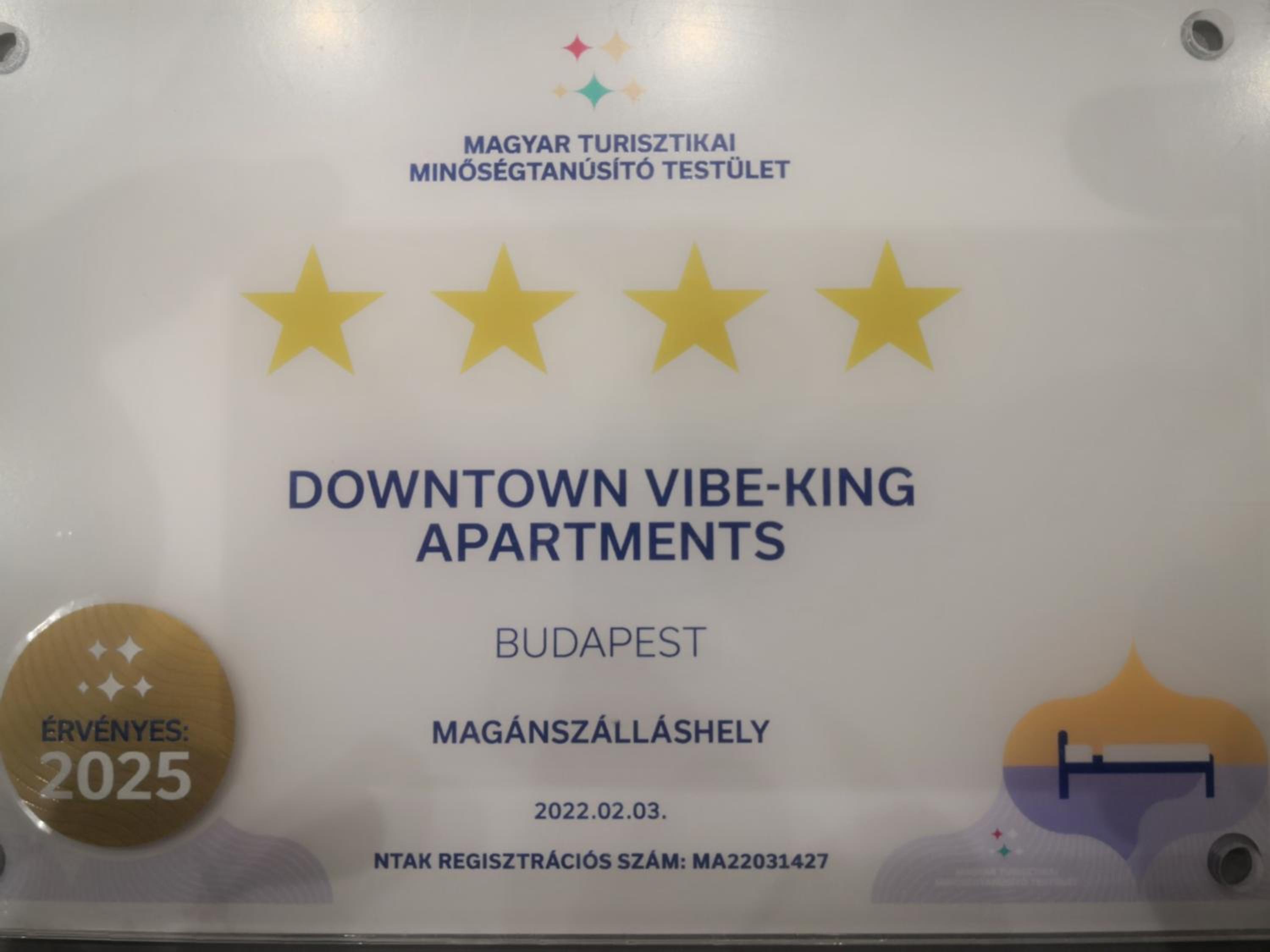 Downtown Vibe-King Apartments view 4