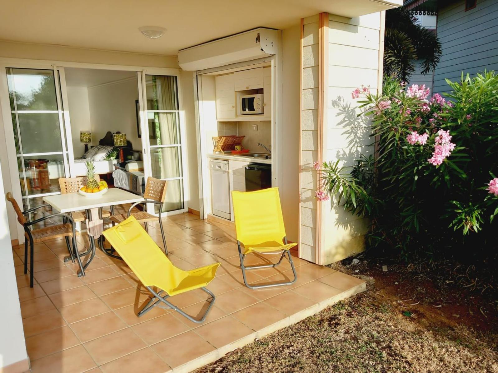 Appartement Pierre et vacances vue mer RDC view 5
