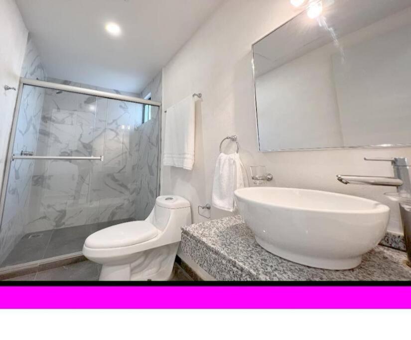 Departamento Exclusivo, High Apartment with Great Location 4-B