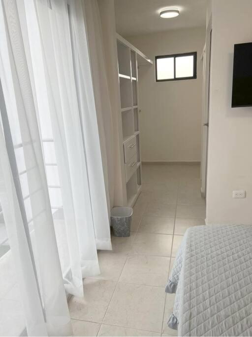 Departamento Exclusivo, High Apartment with Great Location 4-B