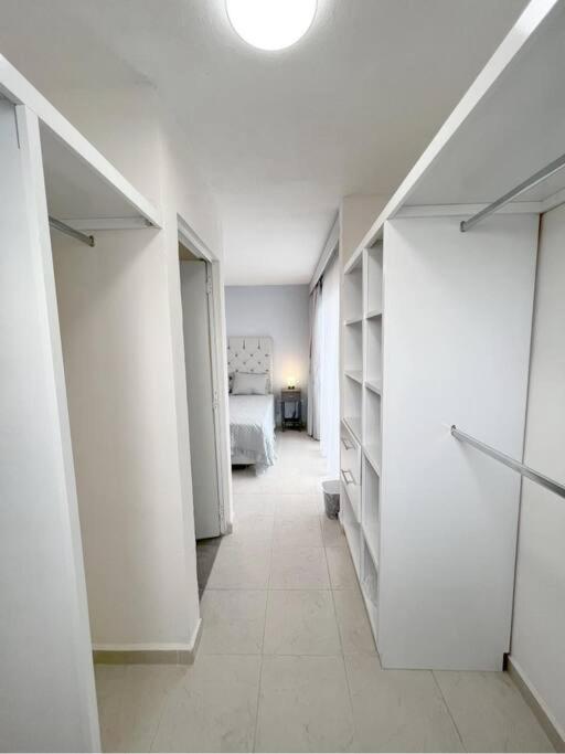 Departamento Exclusivo, High Apartment with Great Location 4-B
