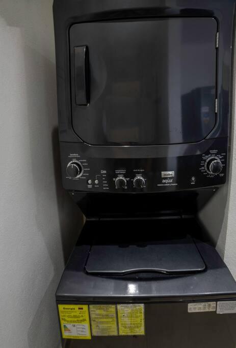 Apartamento salida directa a la playa, zona playa privada, Piscinas y jacuzzis wifi