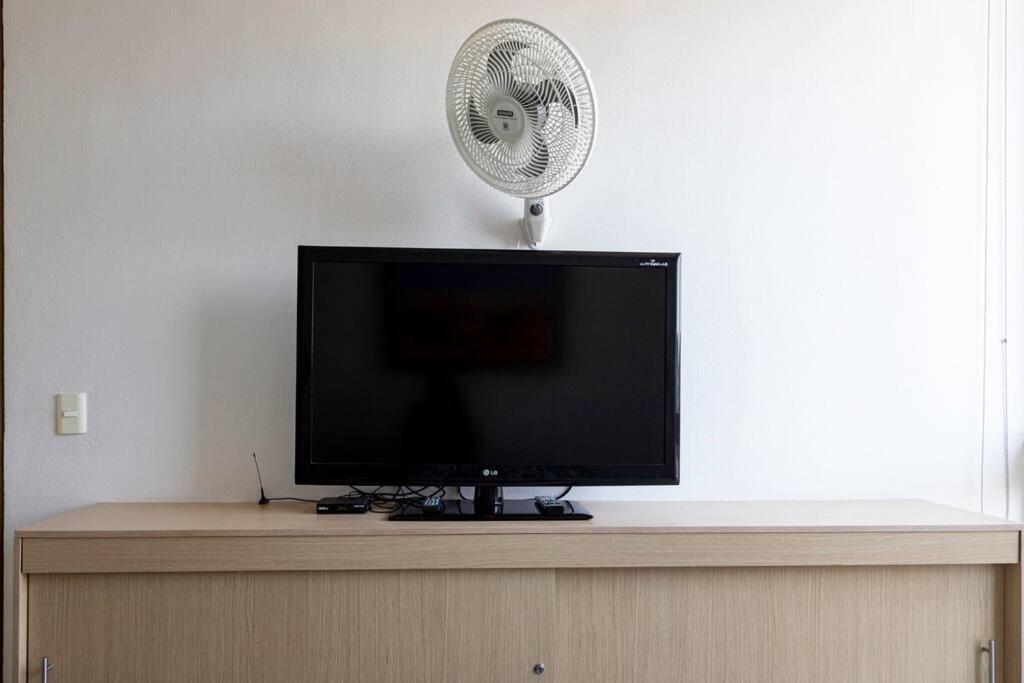 Apartamento salida directa a la playa, zona playa privada, Piscinas y jacuzzis wifi