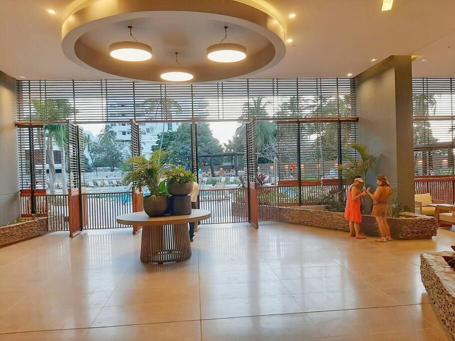 Apartamento salida directa a la playa, zona playa privada, Piscinas y jacuzzis wifi