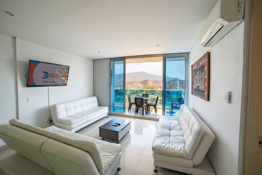 Apartamento salida directa a la playa, zona playa privada, Piscinas y jacuzzis wifi