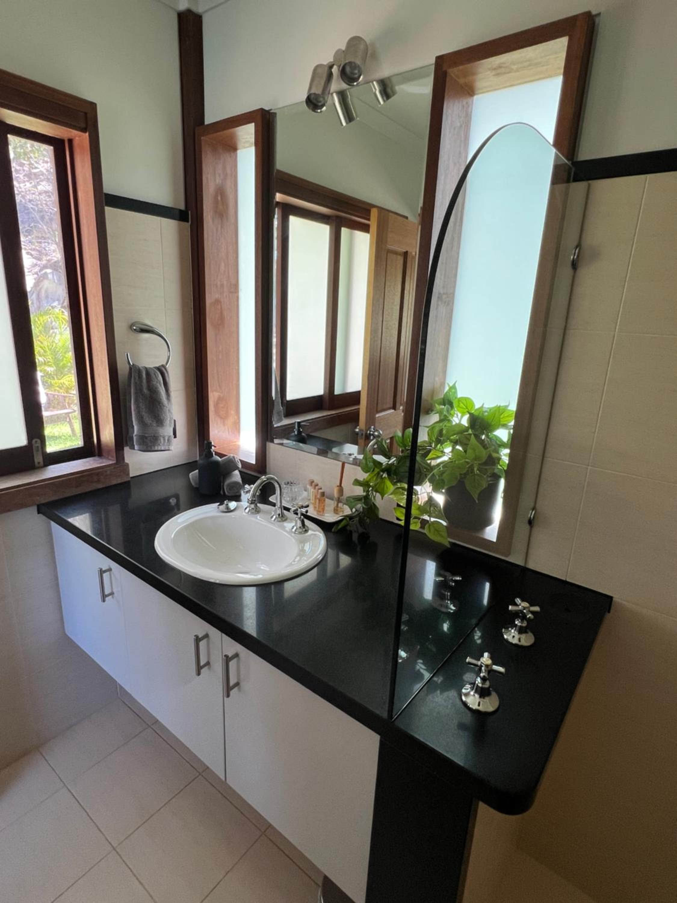 The Pool House - Crescent Head - stunning ocean views, pet friendly