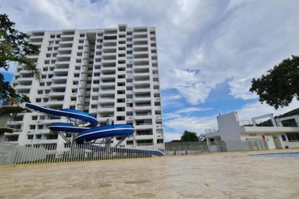 Apartasol con jacuzzi SantaFe