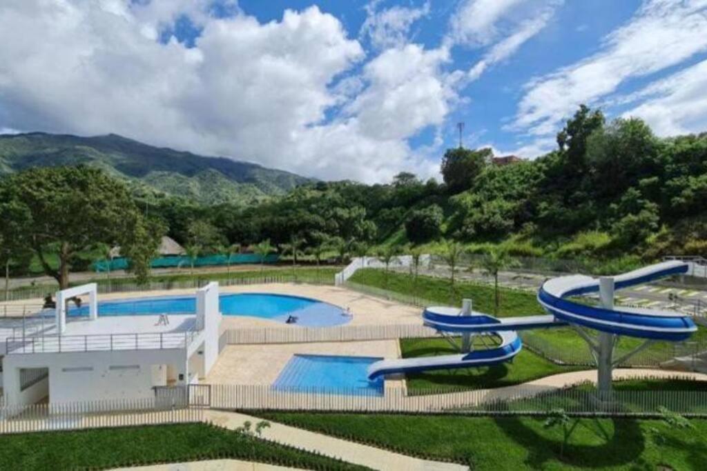 Apartasol con jacuzzi SantaFe