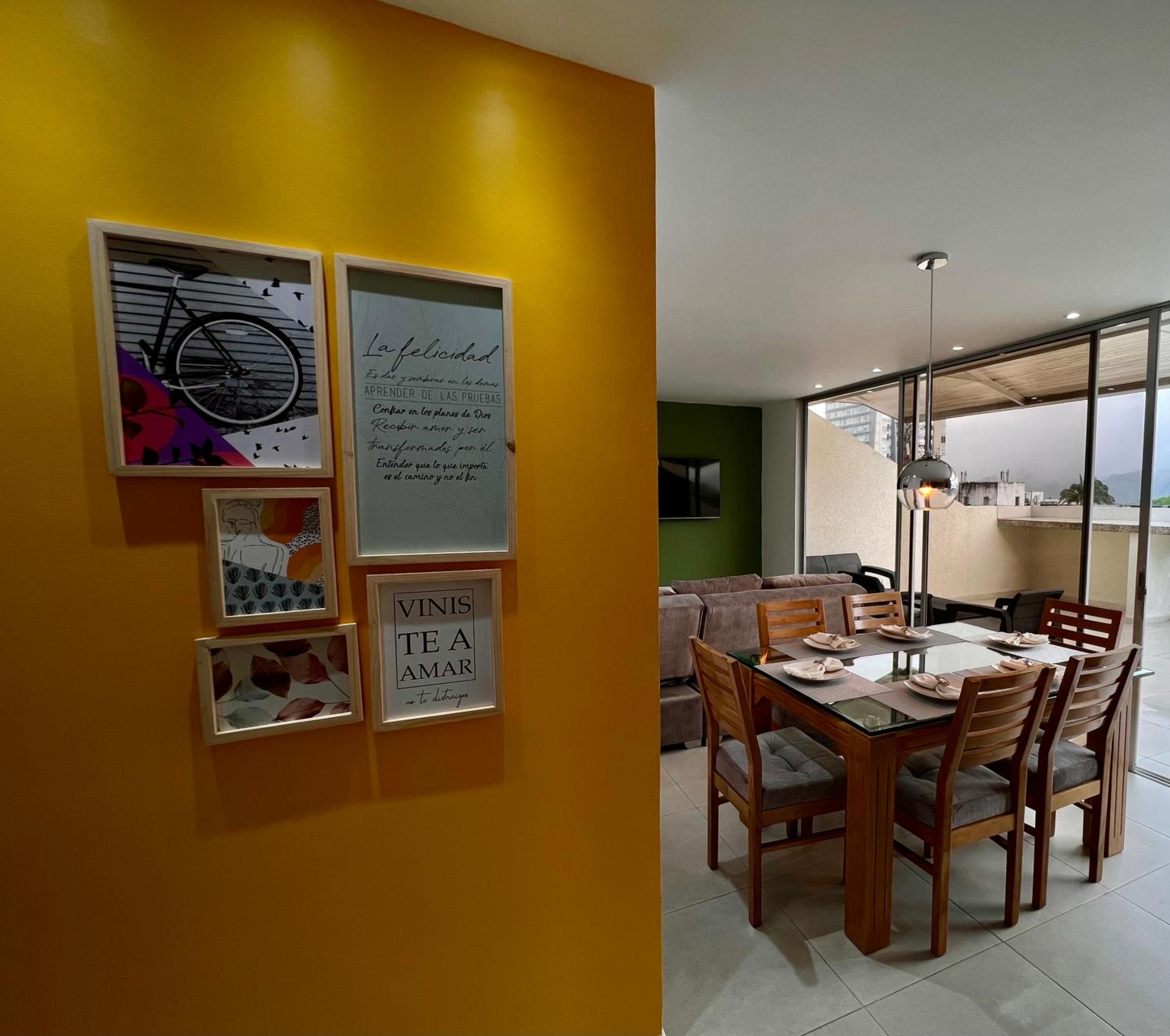 601S Penthouse moderno con Parqueo Incluido