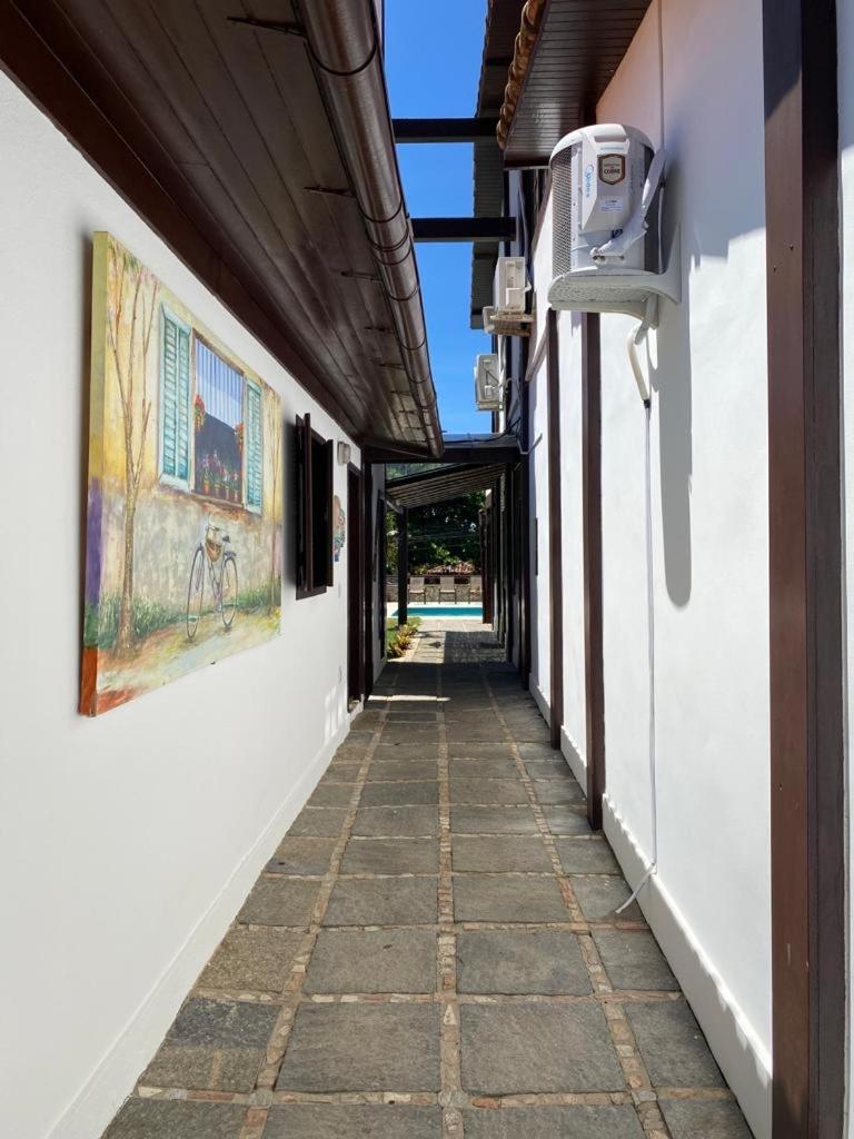 Casa 10 suítes, até 64 pessoas, Praia Ferradura