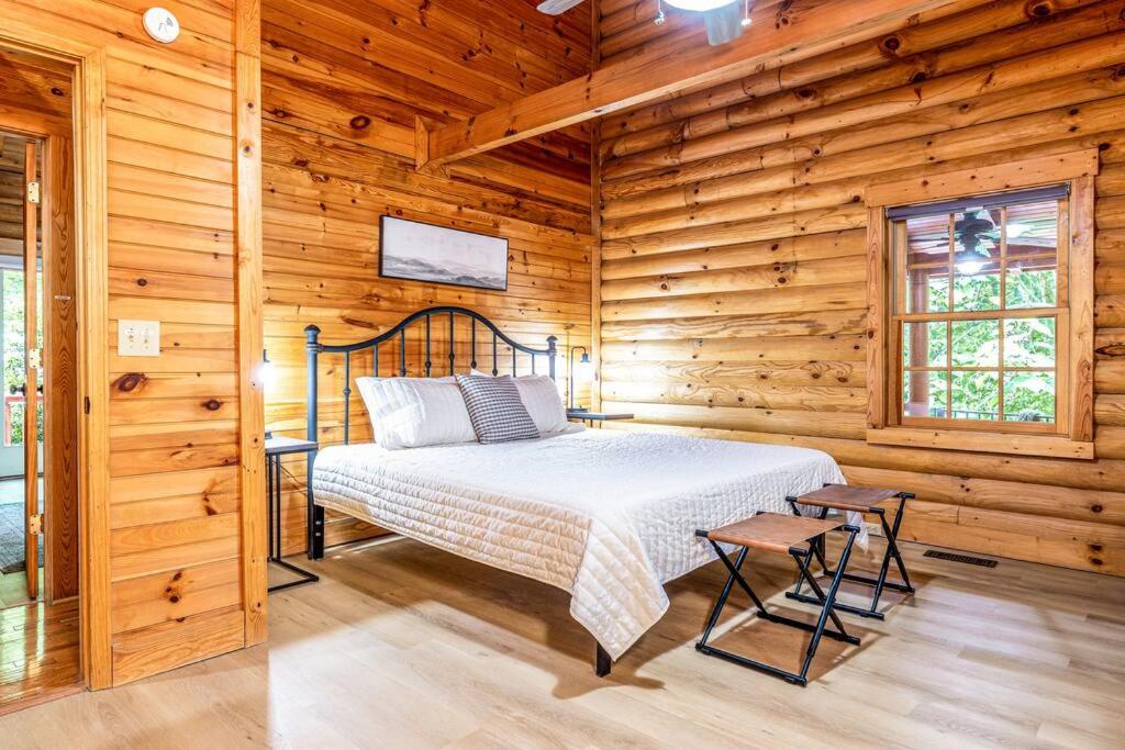Spacious 7BR Modern Rustic Log Cabin Retreat, Hot Tub, Arcade Room view 3