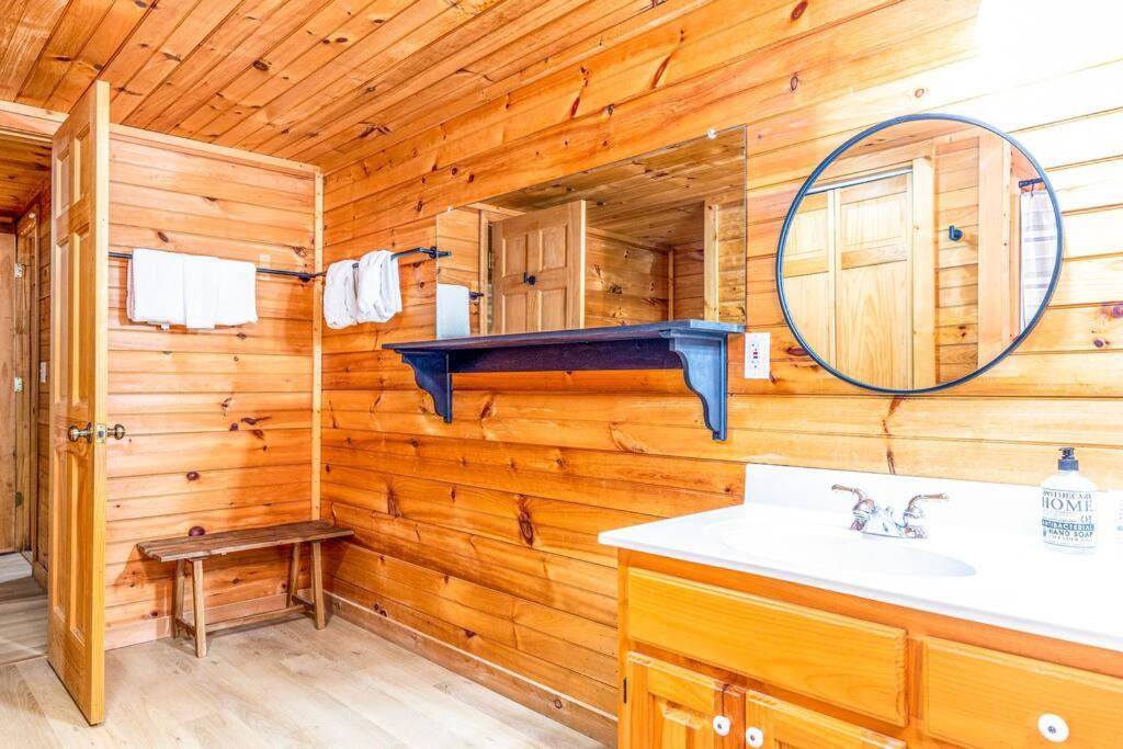 Spacious 7BR Modern Rustic Log Cabin Retreat, Hot Tub, Arcade Room view 4