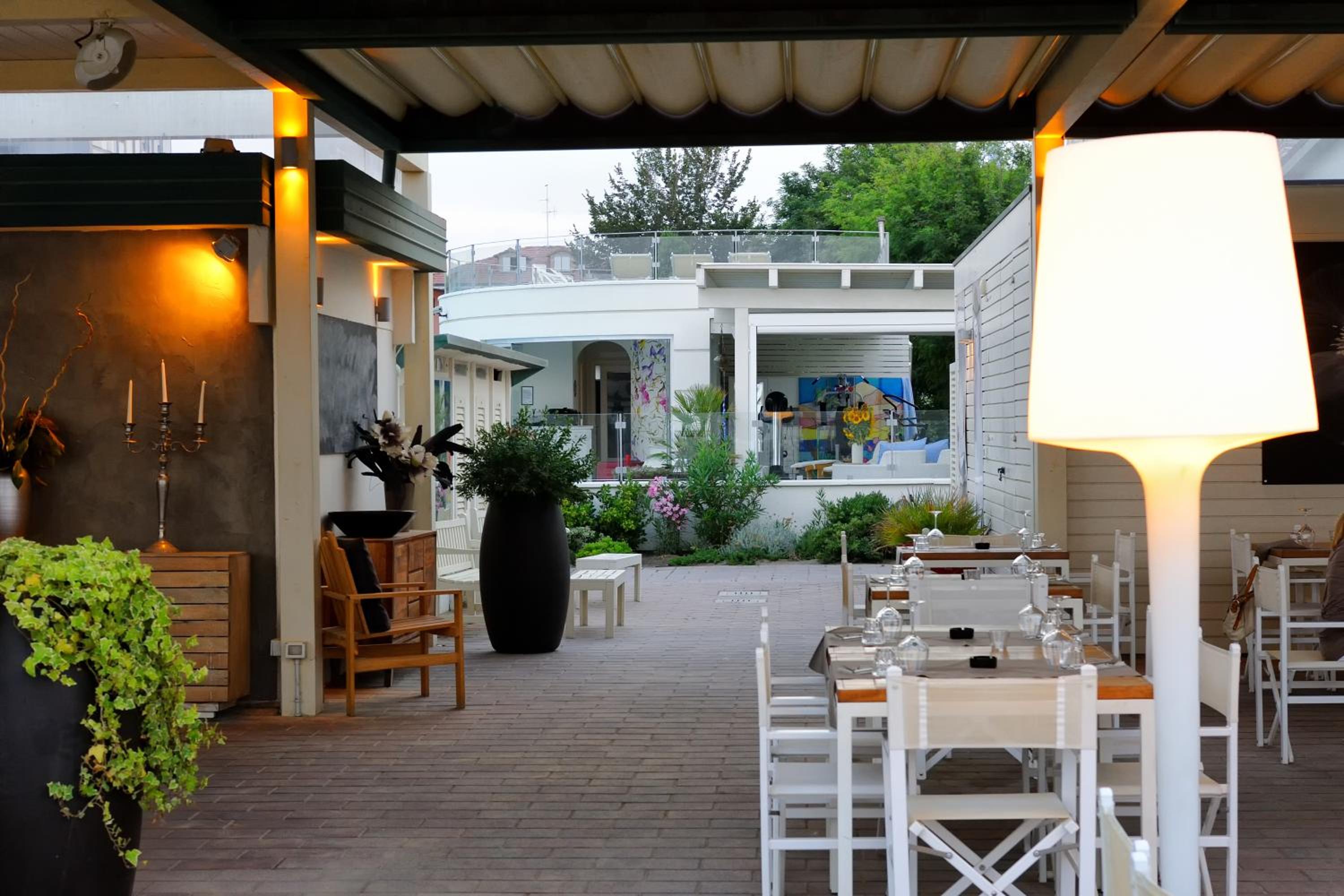 restaurant