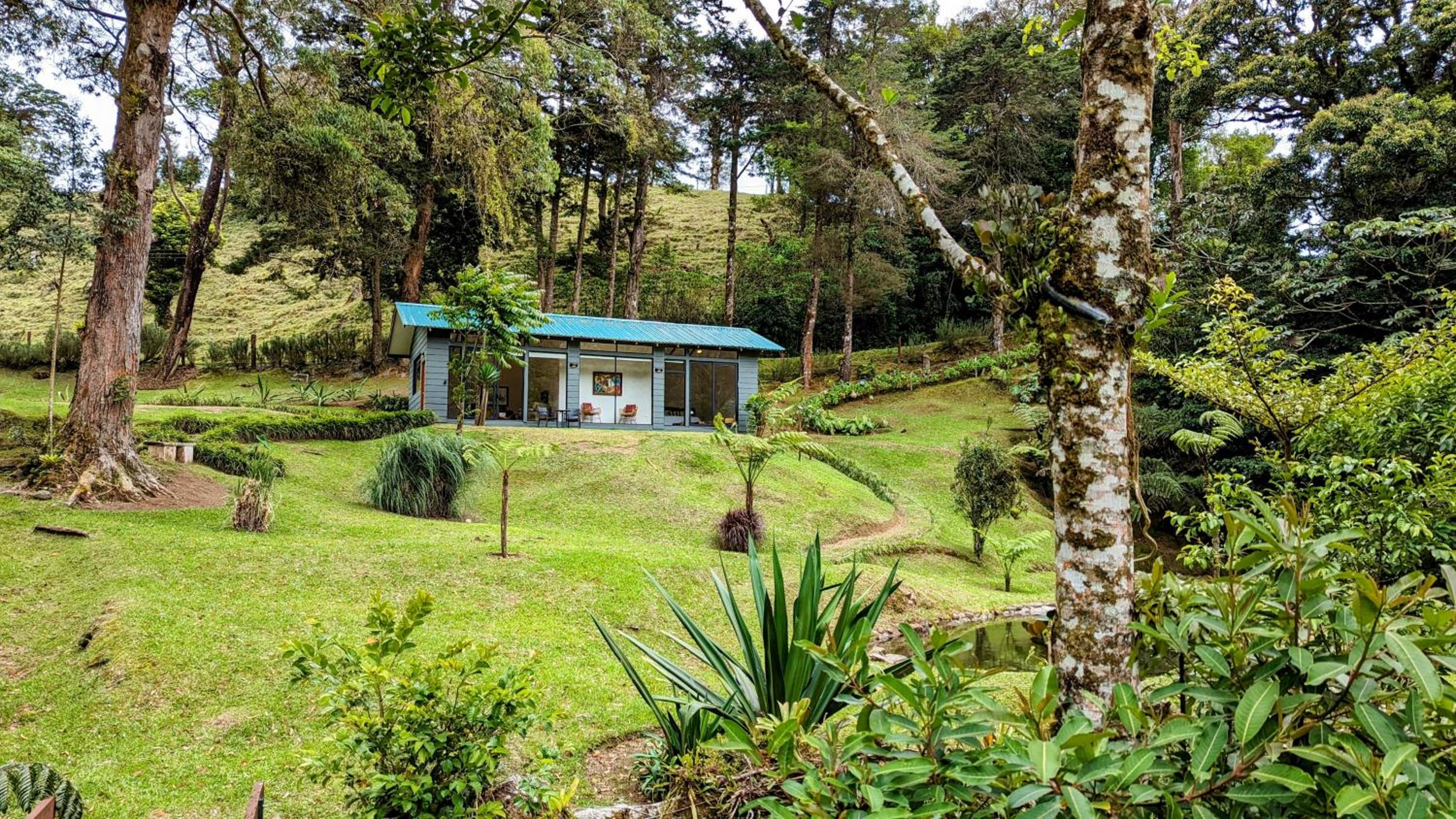 Monteverde Casa Mia, near main attractions and town!
