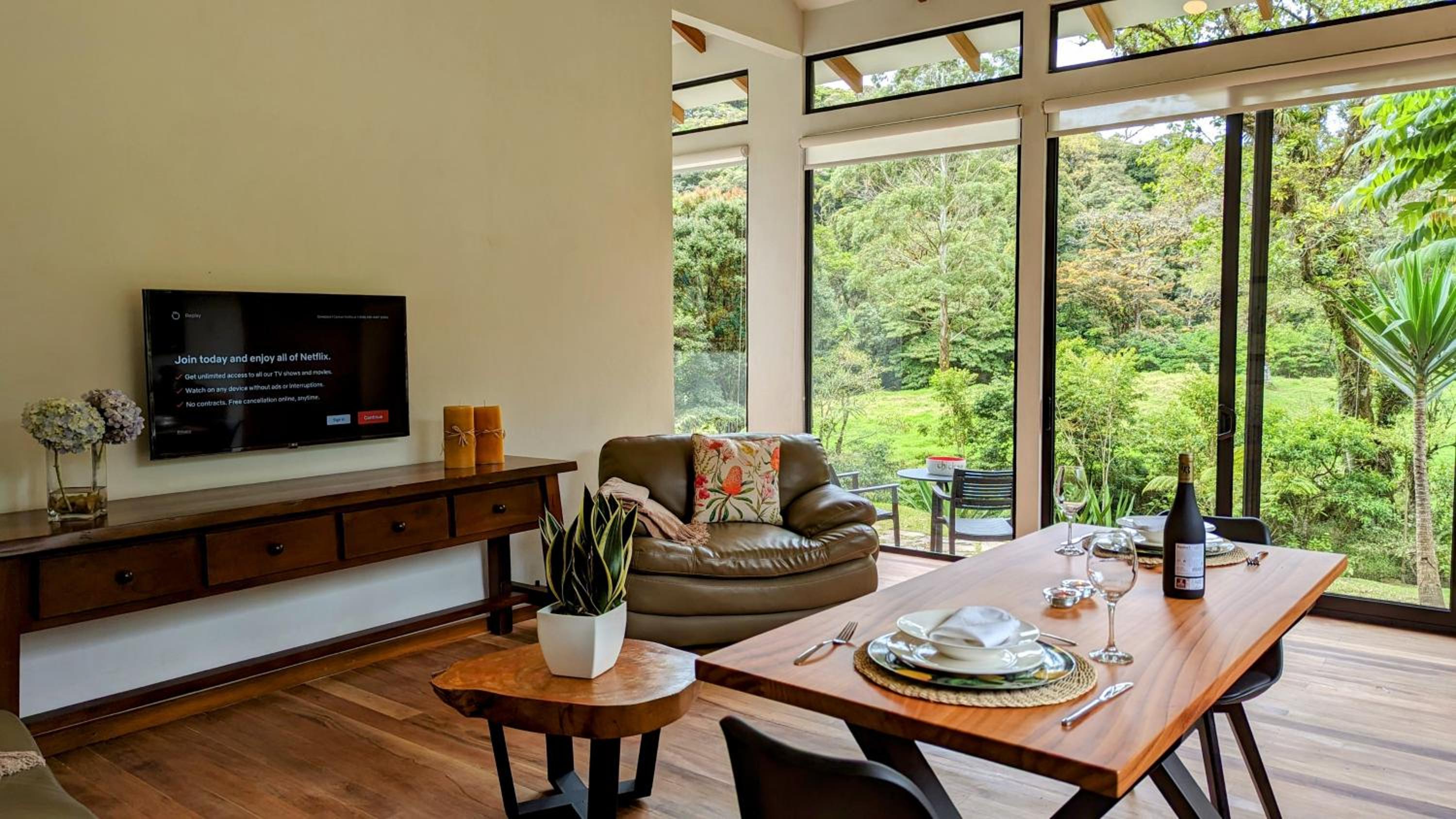 Monteverde Casa Mia, near main attractions and town!