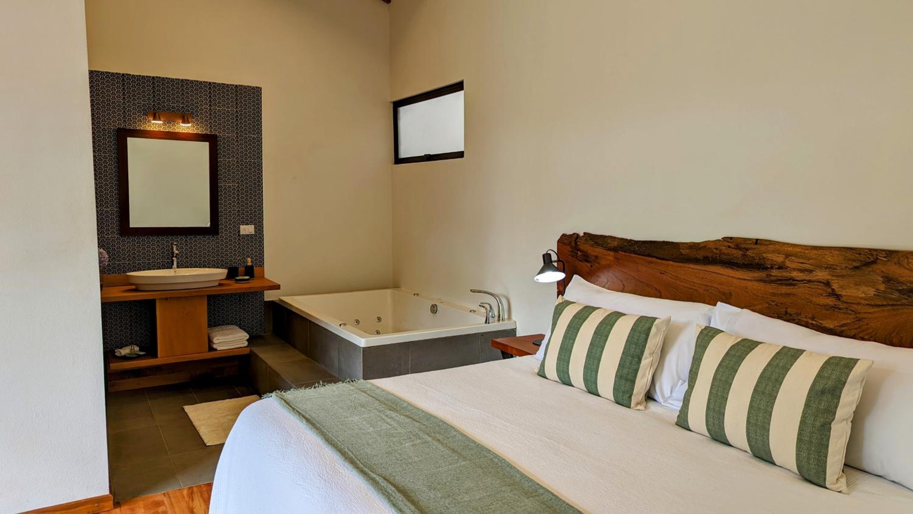Monteverde Casa Mia, near main attractions and town!