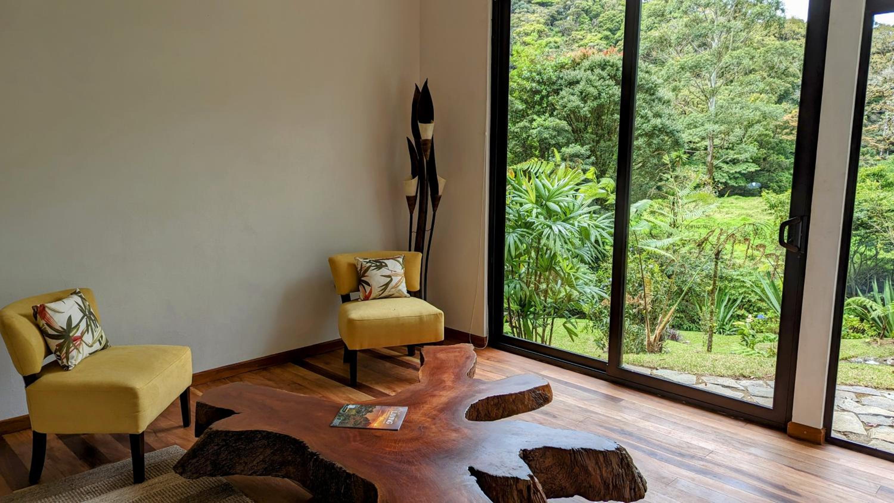 Monteverde Casa Mia, near main attractions and town!