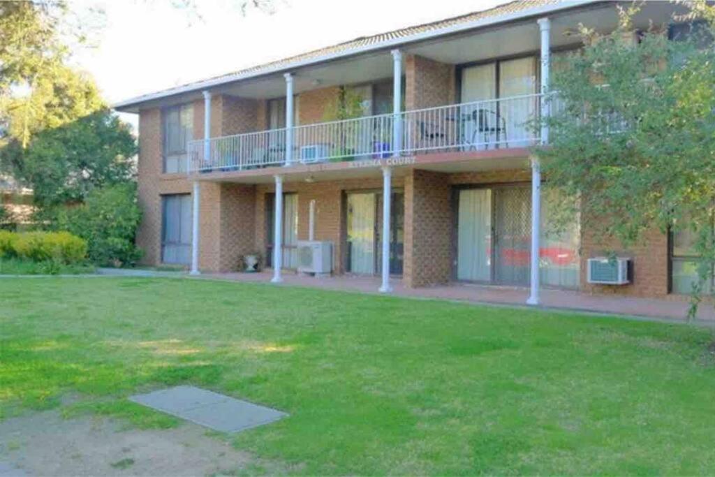 “Riverbank Retreat” Central unit on the river