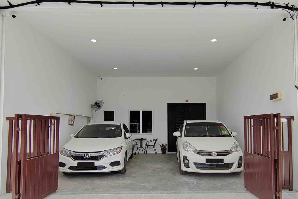 Single Storey Homestay Sitiawan 3R2B Feb Moment Homestay photo 2