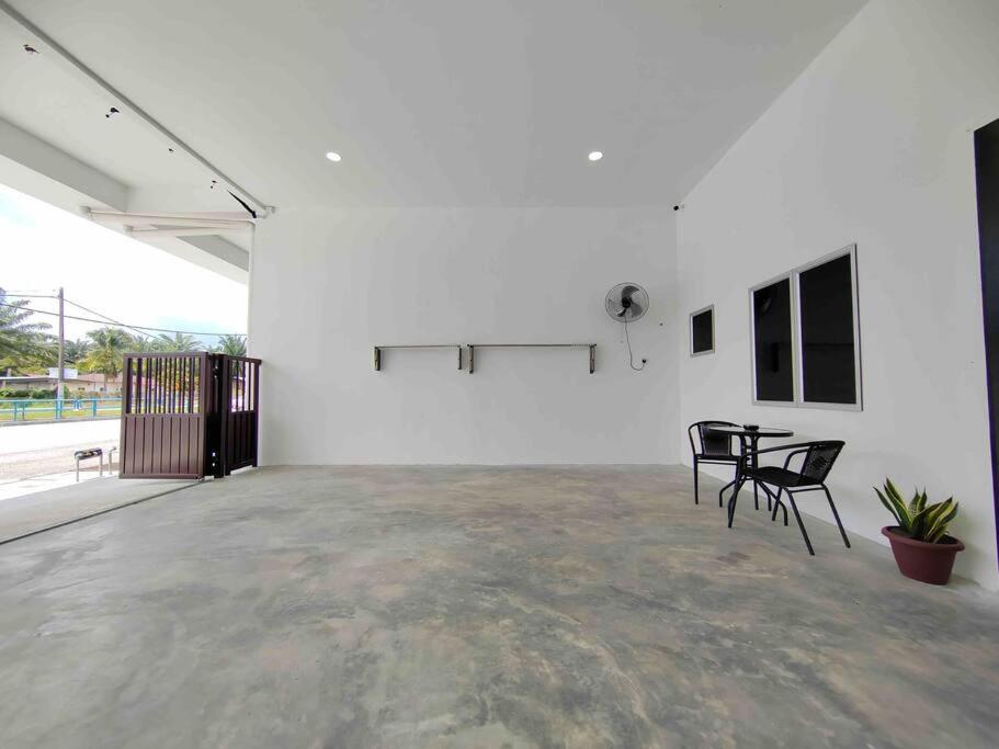 Single Storey Homestay Sitiawan 3R2B Feb Moment Homestay photo 4