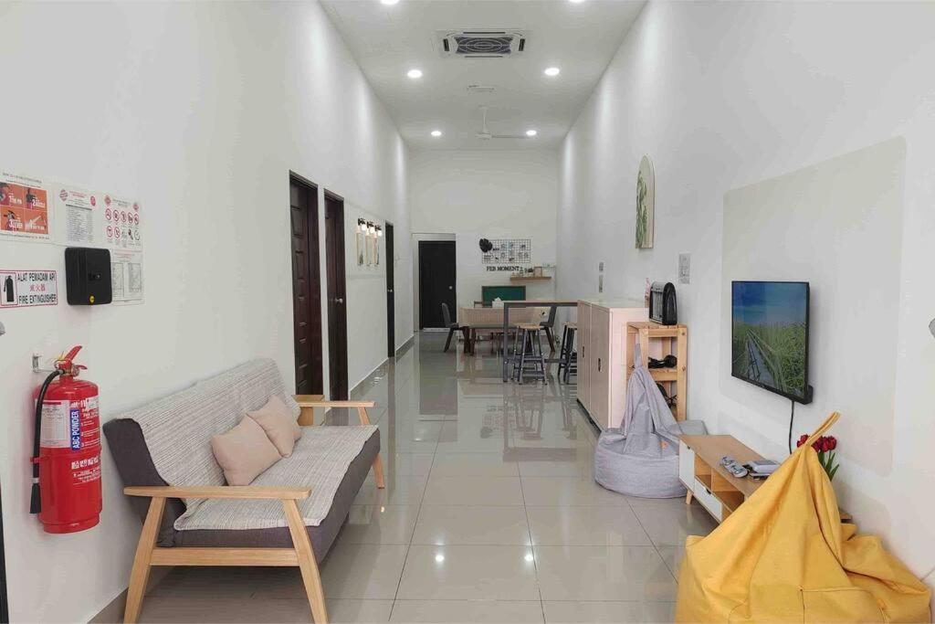Single Storey Homestay Sitiawan 3R2B Feb Moment Homestay photo 7