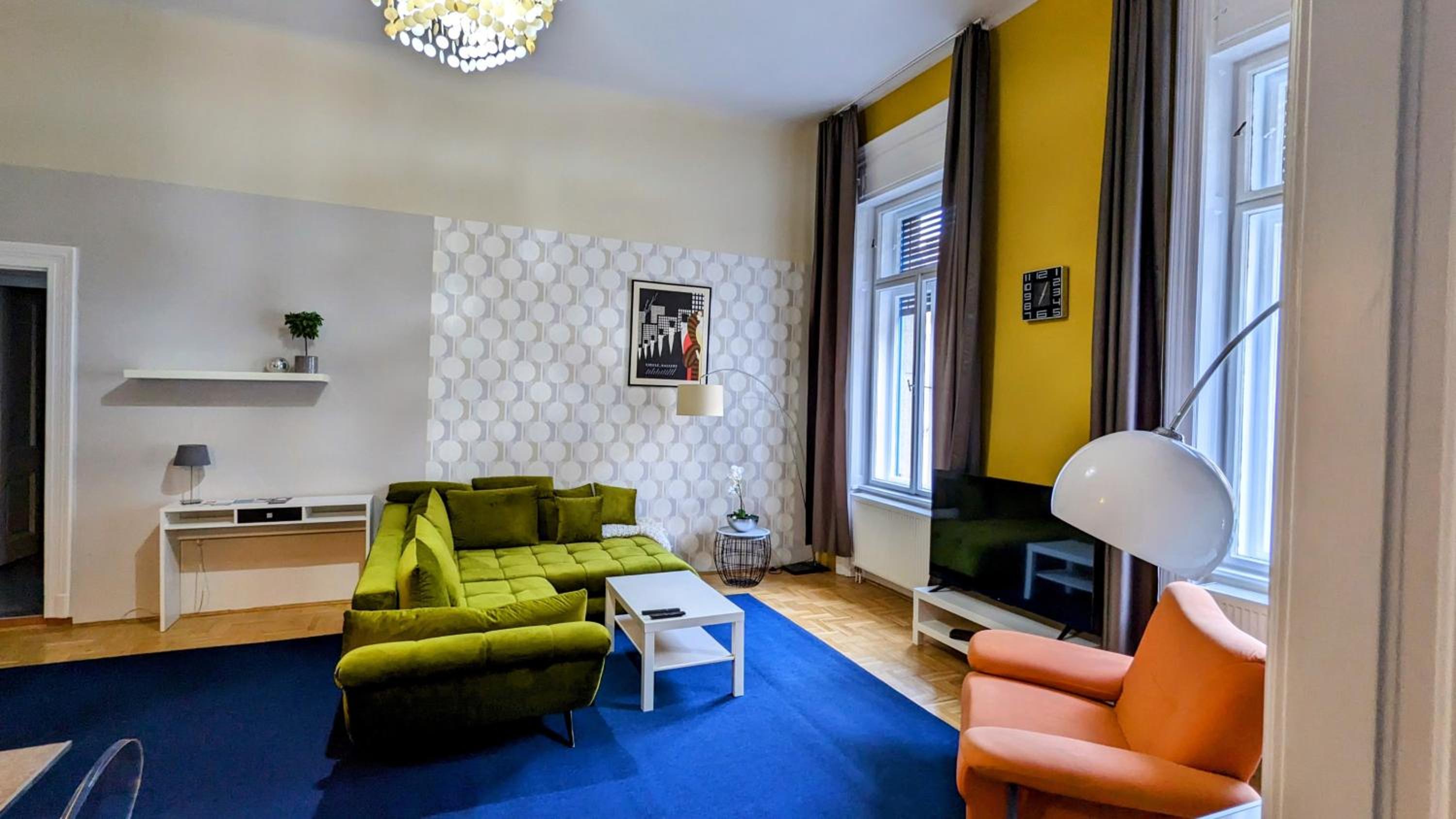 FreeParking - Great Synagogue Apartment, 2 bedroom, 5 people ,WiFi, AC view 5