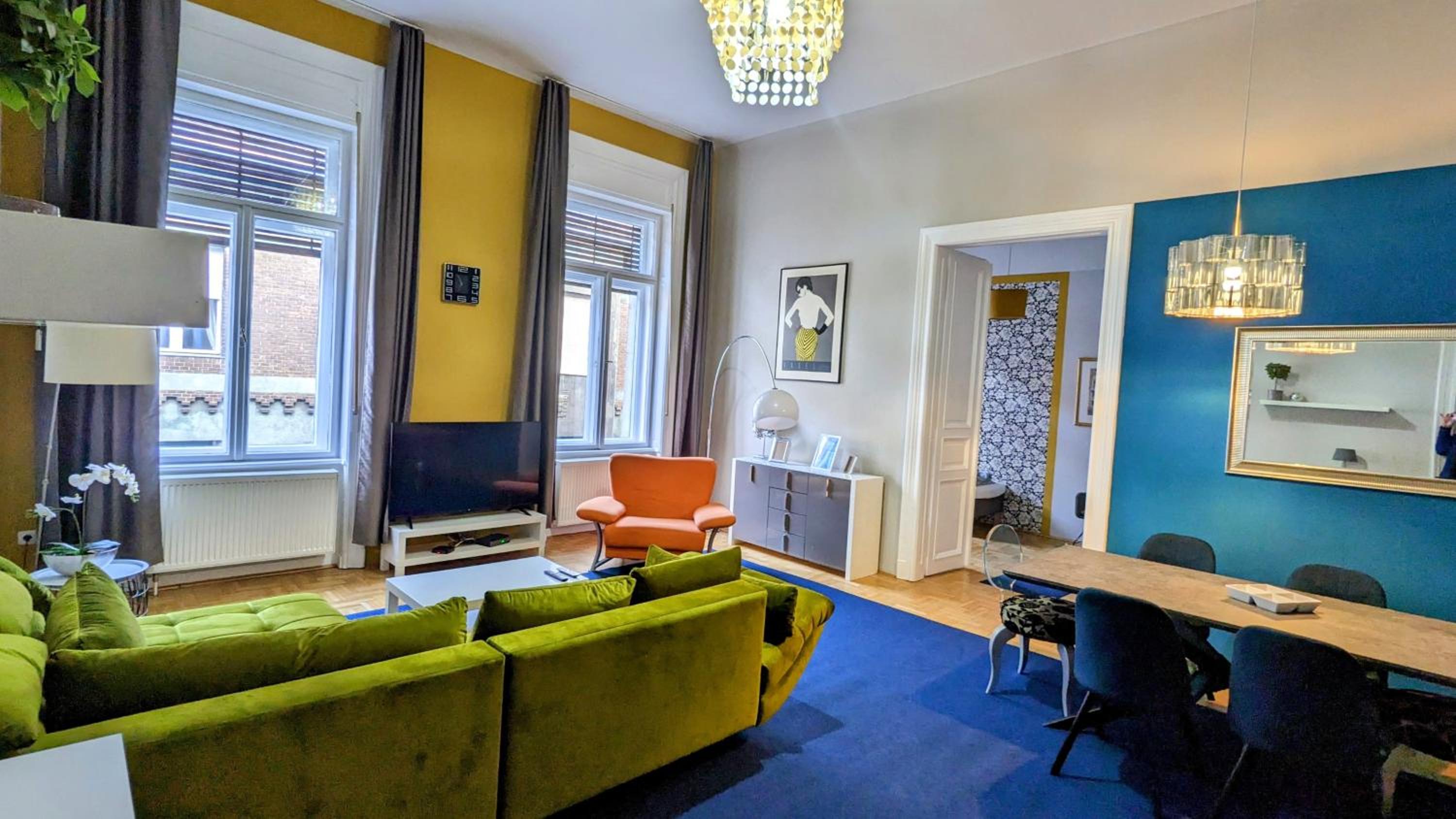 FreeParking - Great Synagogue Apartment, 2 bedroom, 5 people ,WiFi, AC view 2