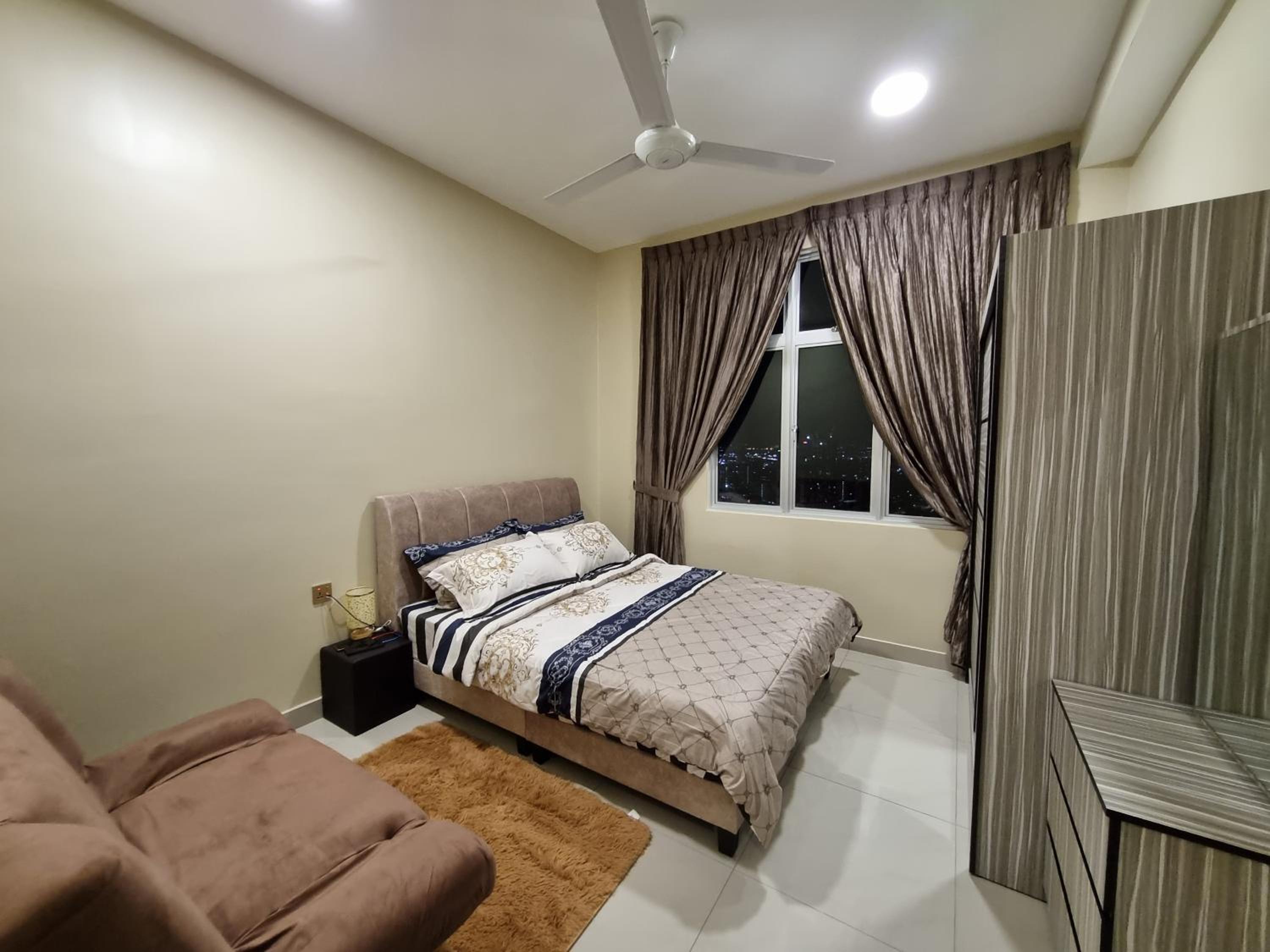 Eid2 SKS Habitat Larkin-3BR Family Friendly up to 10Pax - 9 Beds- Free Wifi Pool Parking Gym & Preminum facilities