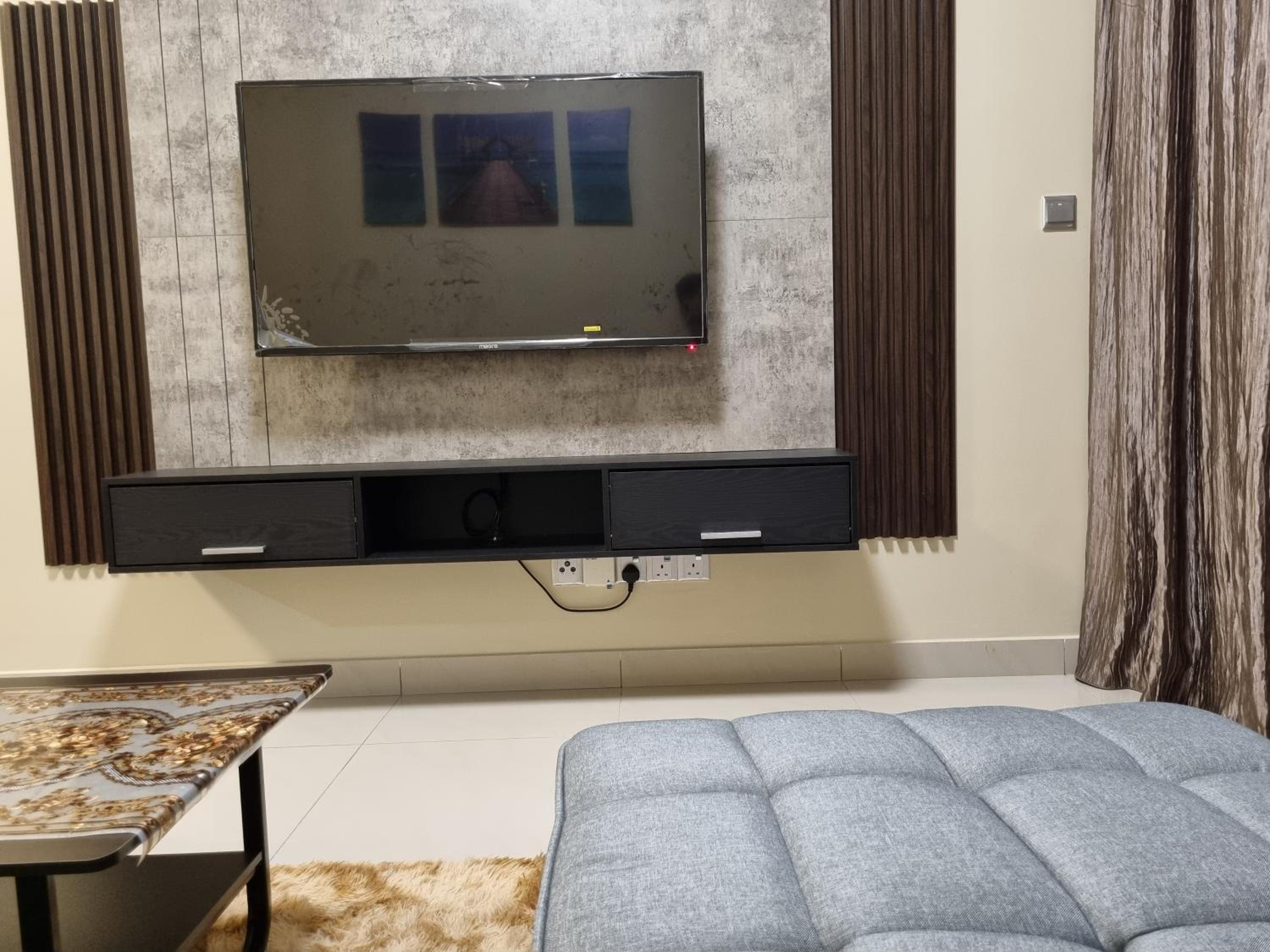 Eid2 SKS Habitat Larkin-3BR Family Friendly up to 10Pax - 9 Beds- Free Wifi Pool Parking Gym & Preminum facilities