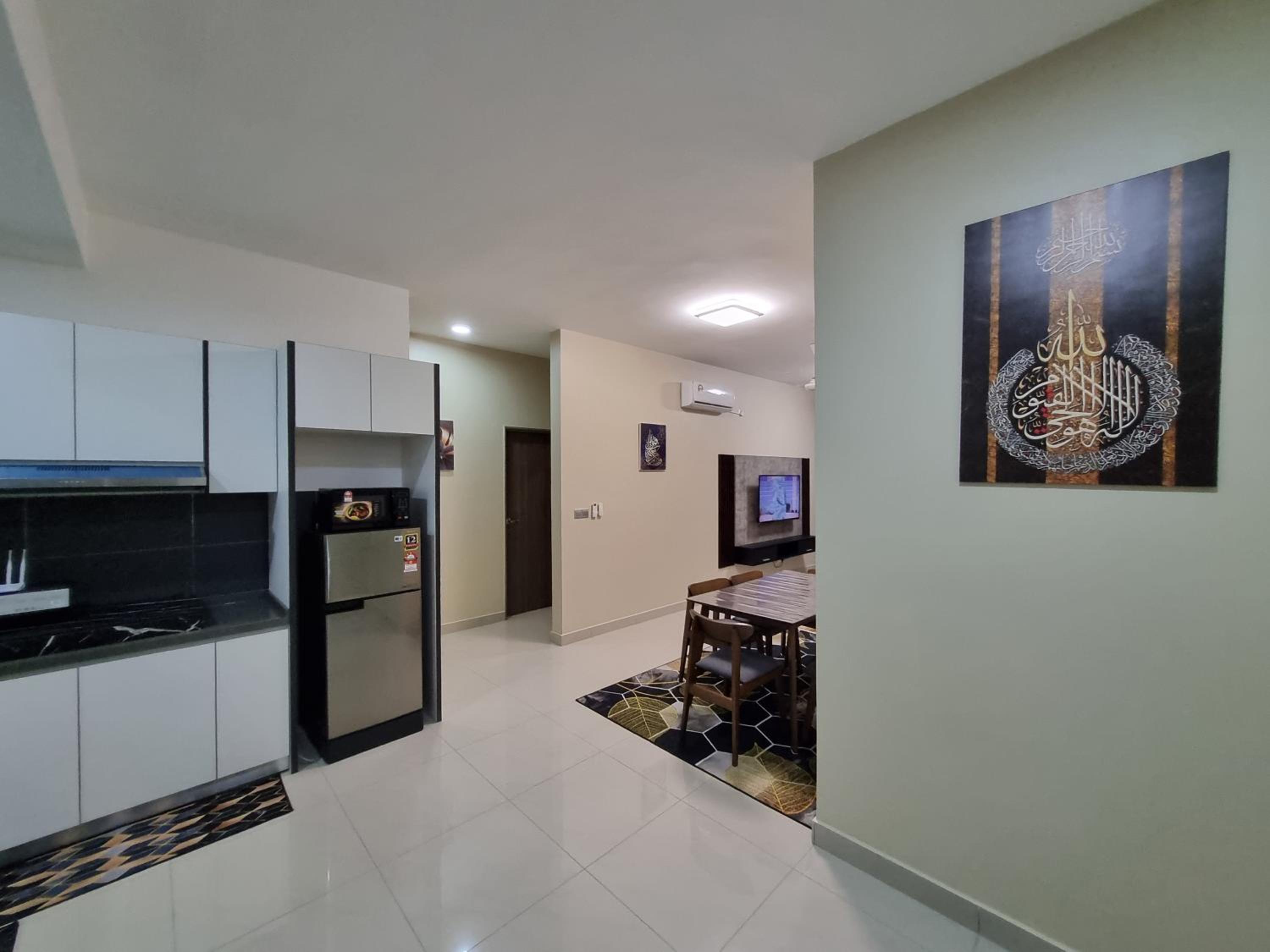 Eid2 SKS Habitat Larkin-3BR Family Friendly up to 10Pax - 9 Beds- Free Wifi Pool Parking Gym & Preminum facilities