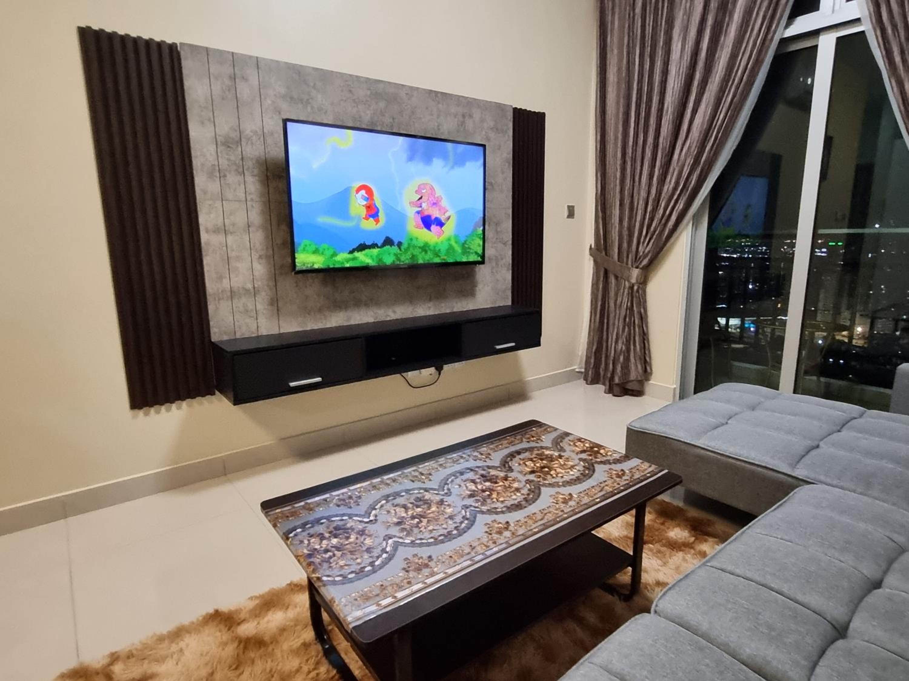 Eid2 SKS Habitat Larkin-3BR Family Friendly up to 10Pax - 9 Beds- Free Wifi Pool Parking Gym & Preminum facilities