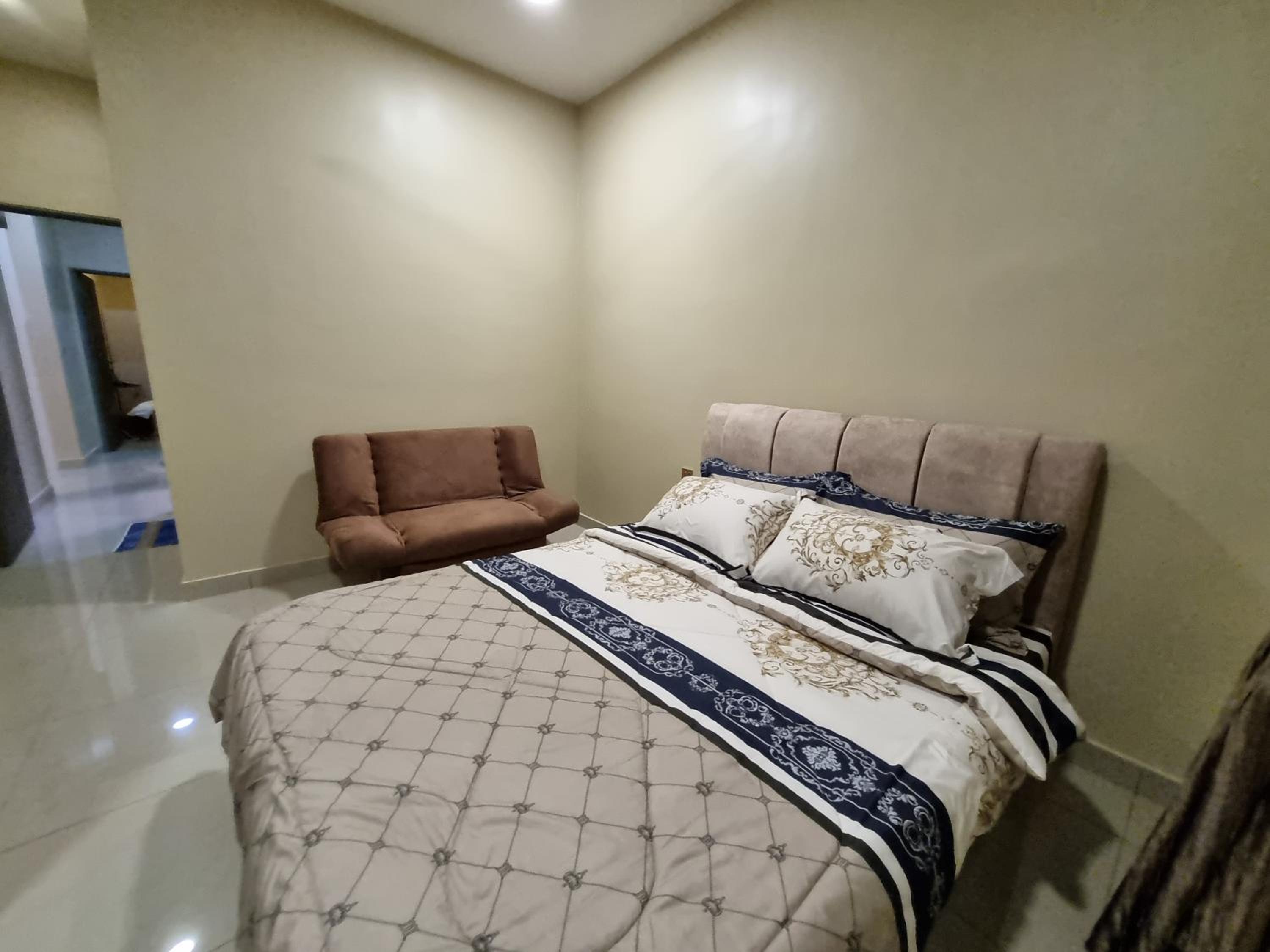 Eid2 SKS Habitat Larkin-3BR Family Friendly up to 10Pax - 9 Beds- Free Wifi Pool Parking Gym & Preminum facilities