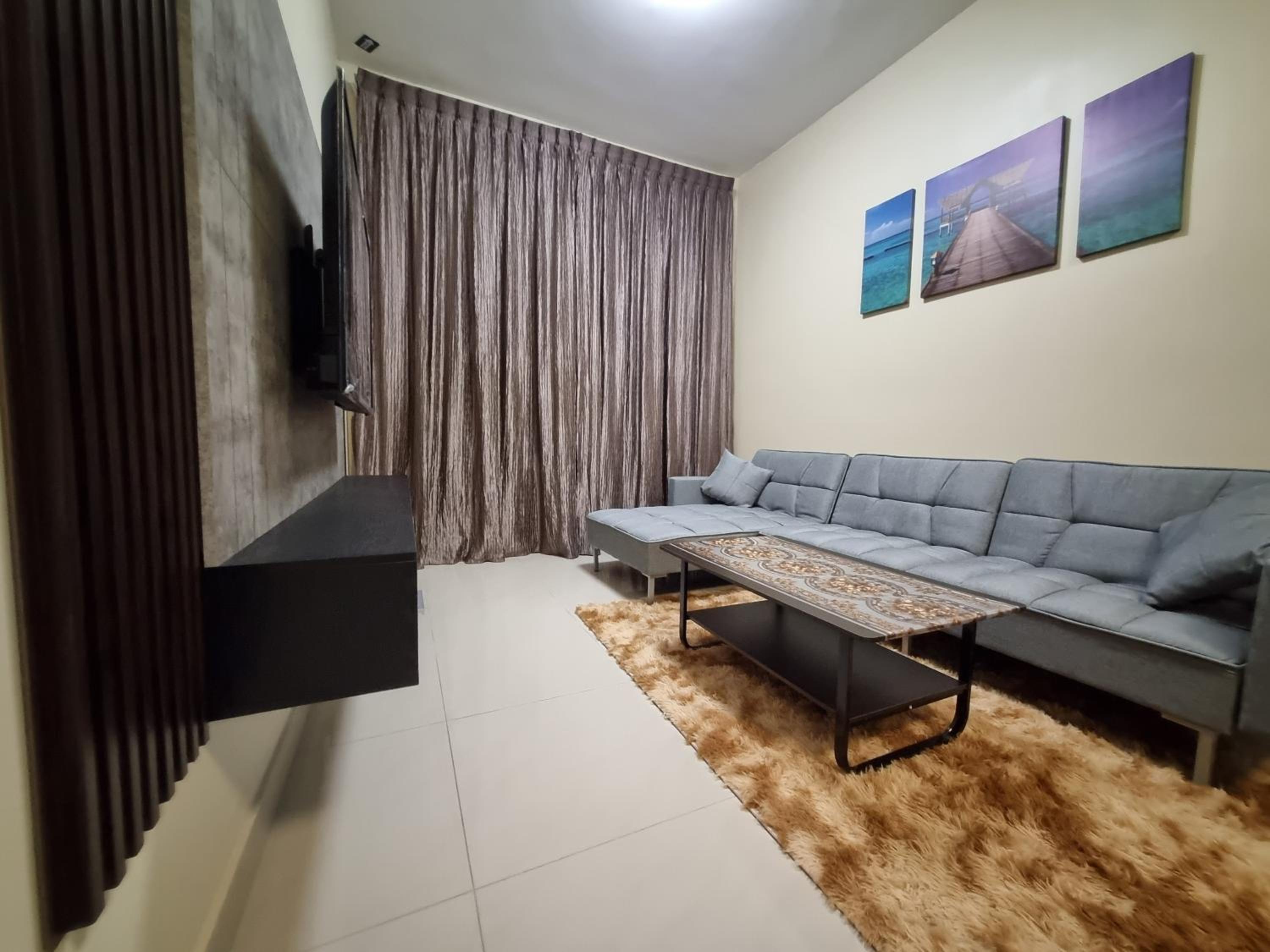 Eid2 SKS Habitat Larkin-3BR Family Friendly up to 10Pax - 9 Beds- Free Wifi Pool Parking Gym & Preminum facilities
