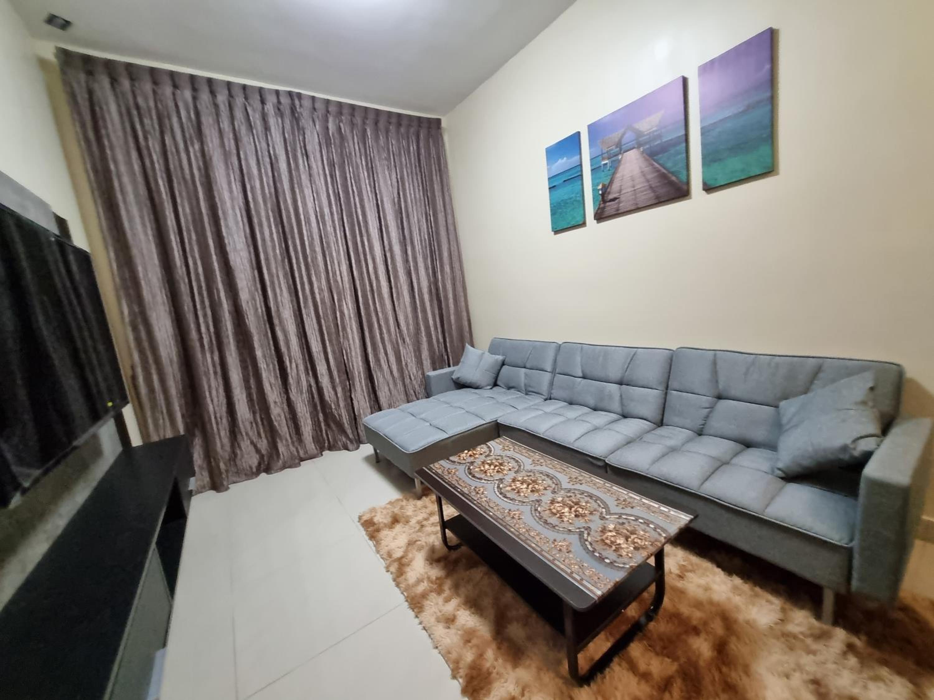 Eid2 SKS Habitat Larkin-3BR Family Friendly up to 10Pax - 9 Beds- Free Wifi Pool Parking Gym & Preminum facilities