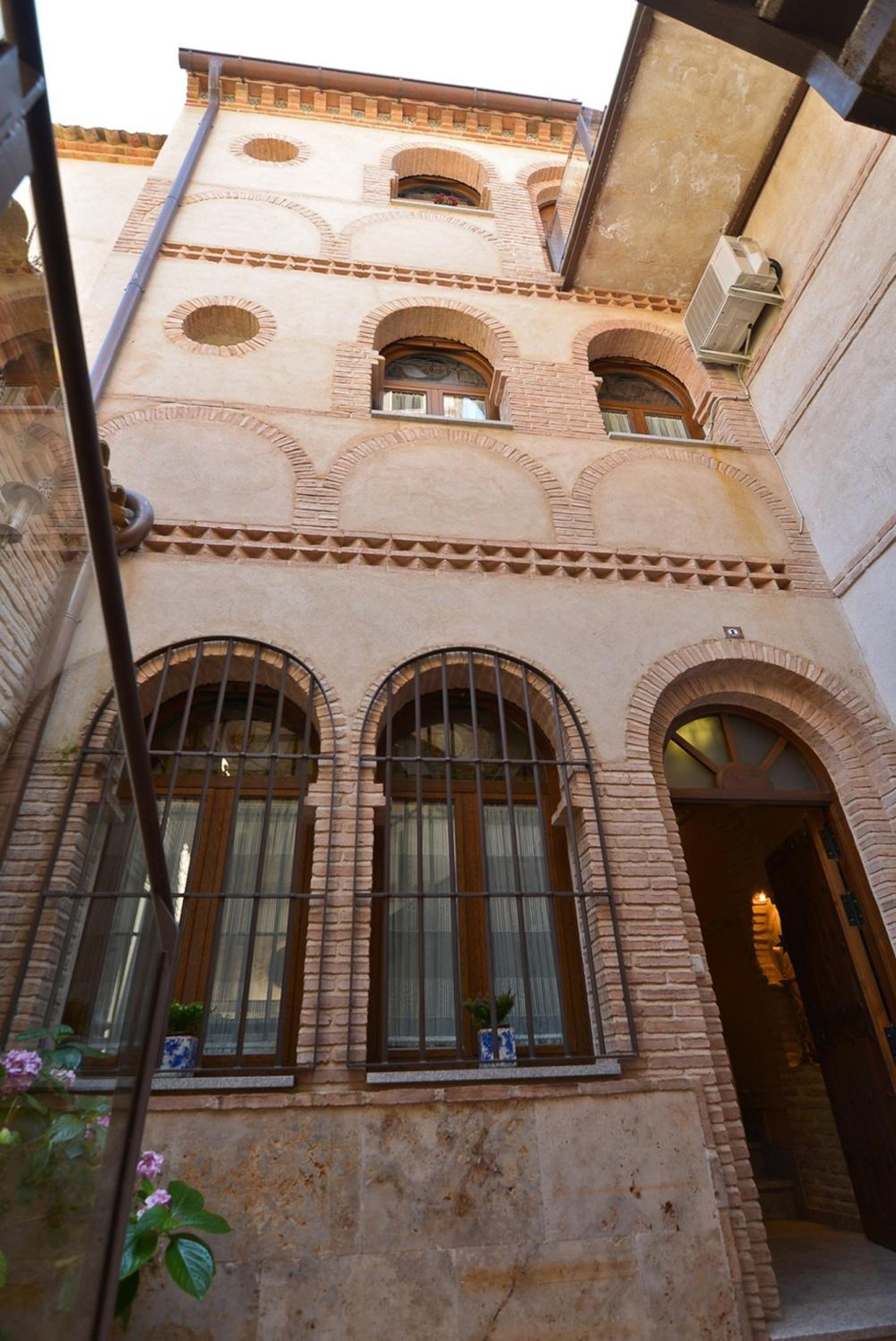 Apartamentos La Casa Del Grial