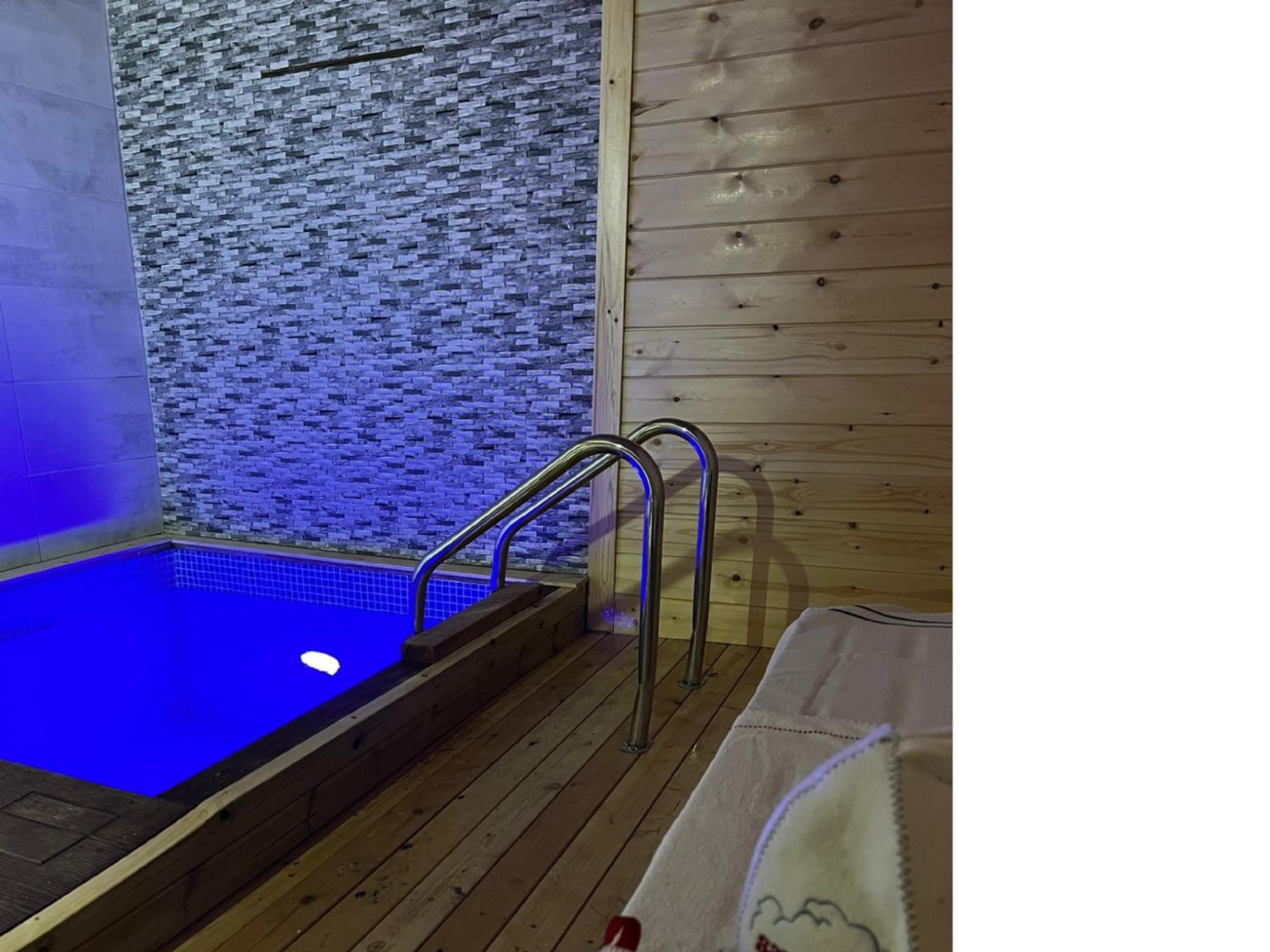 Arbel Holiday Homes